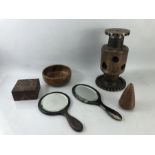 Collection of wooden items to include turned bobbin, carved wooden box and turned wooden