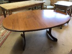 Oval mid-century extending dining table, approx 210cm x 106cm (fully extended) (A/F)