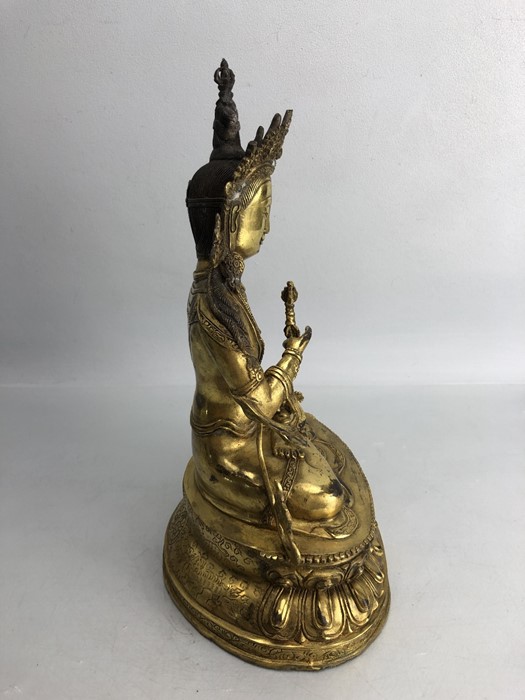 Large gilt bronze of a Chinese Buddha, approx 32cm in height - Image 4 of 12