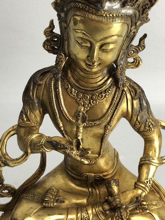 Large gilt bronze of a Chinese Buddha, approx 32cm in height - Image 6 of 12