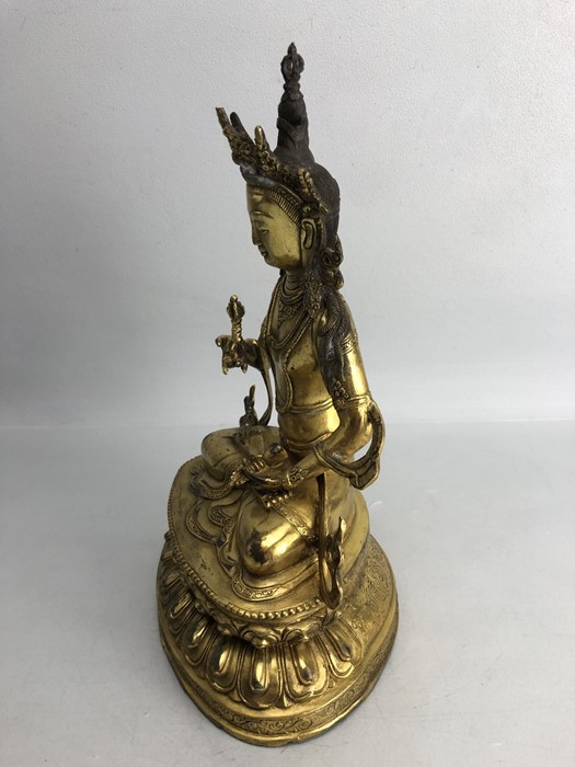 Large gilt bronze of a Chinese Buddha, approx 32cm in height - Image 2 of 12