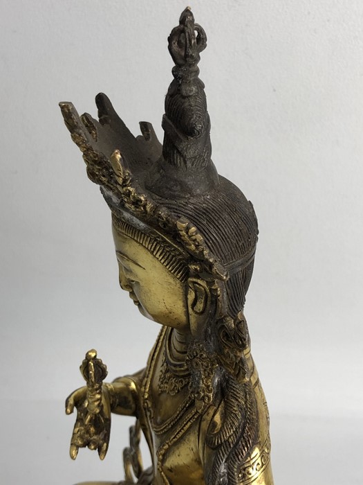 Large gilt bronze of a Chinese Buddha, approx 32cm in height - Image 11 of 12