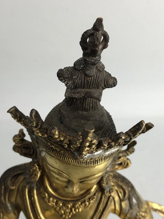 Large gilt bronze of a Chinese Buddha, approx 32cm in height - Image 10 of 12