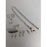 Collection of 9ct Gold (min 2.4g) gold coloured and silver jewellery items