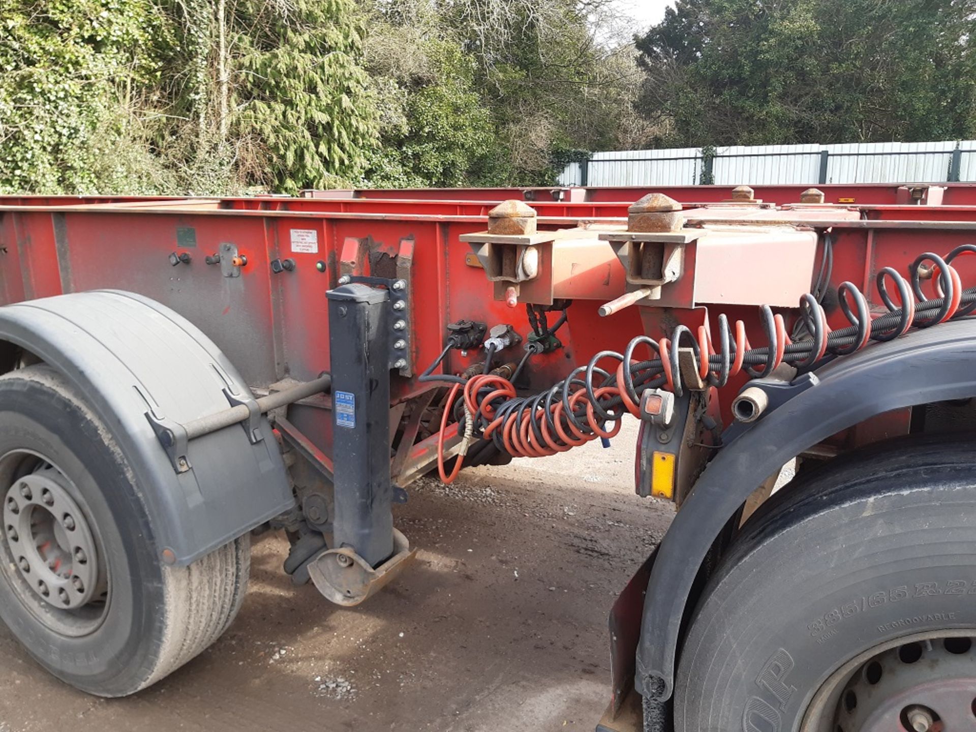 Red Dennison Four Axle (one drop axle) Multifunction Skeletal Trailer (2006) - Image 8 of 23