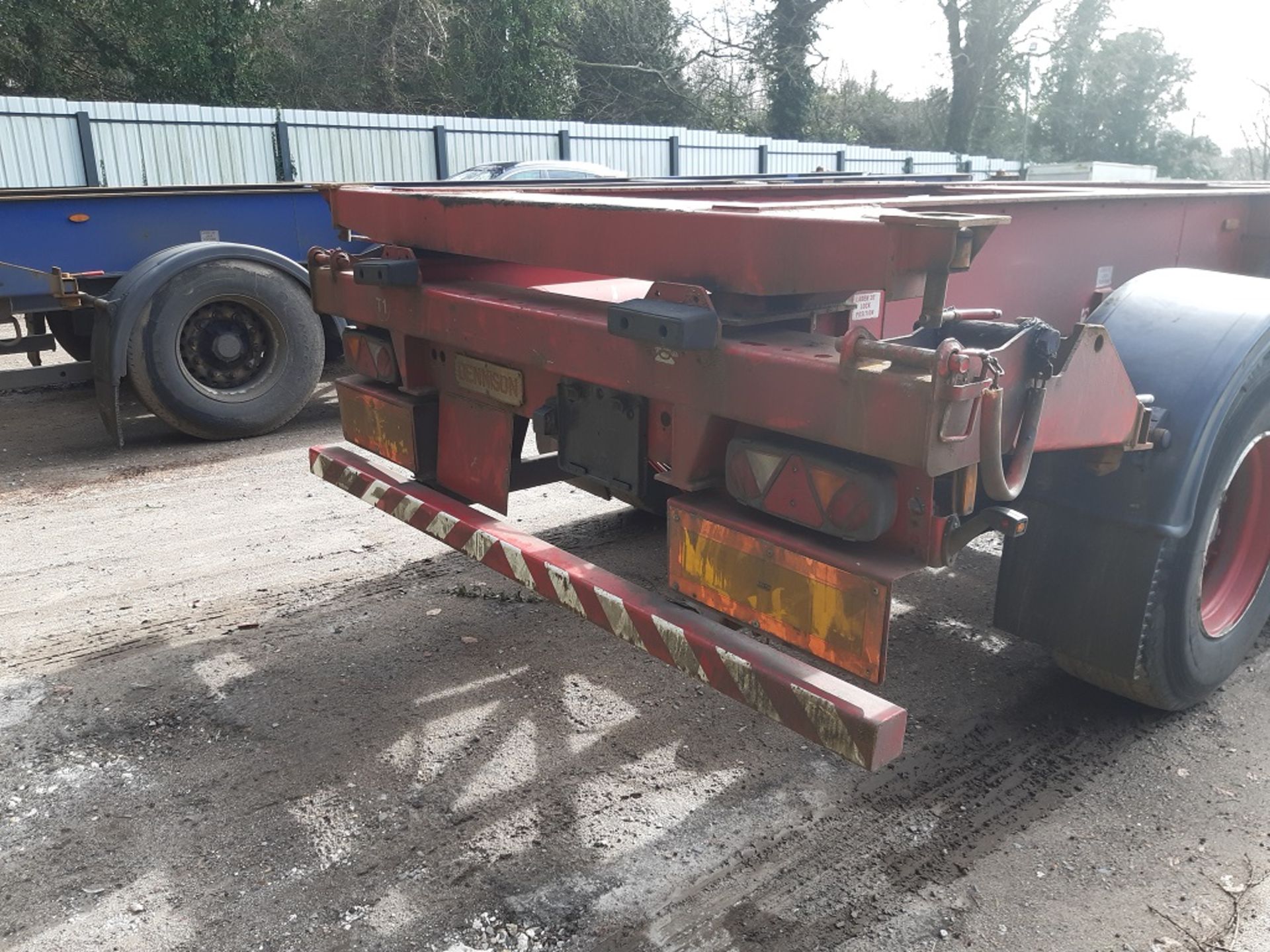 Red Dennison Three Axle (40ft) Sliding Skeletal Trailer (2004) - Image 11 of 19