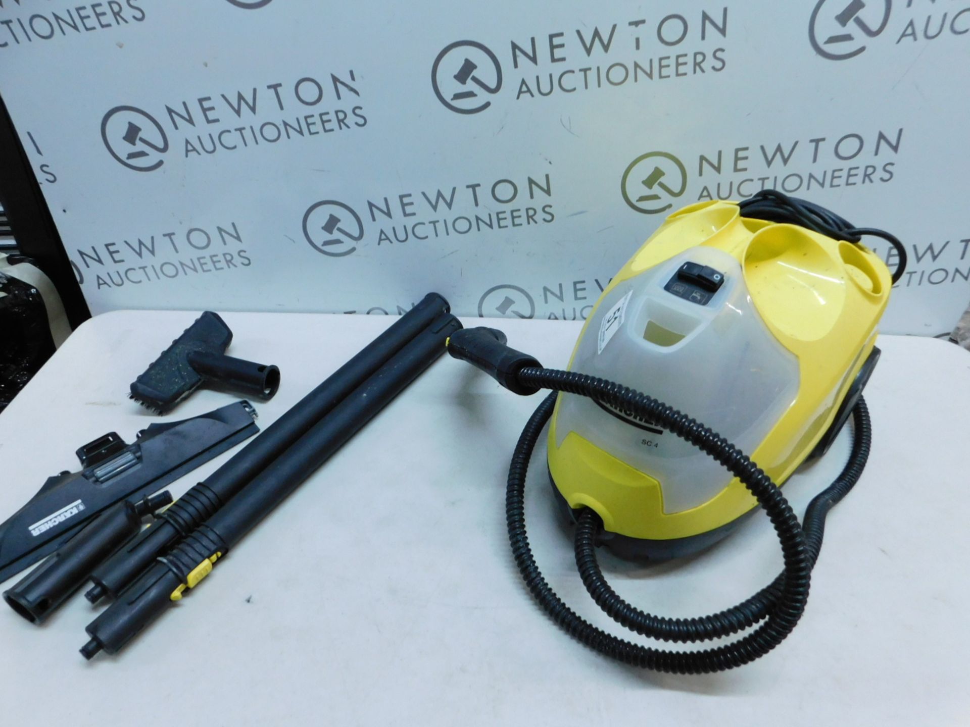 1 KARCHER SC4 STEAM CLEANER WITH ACCESSORIES RRP Â£229.99