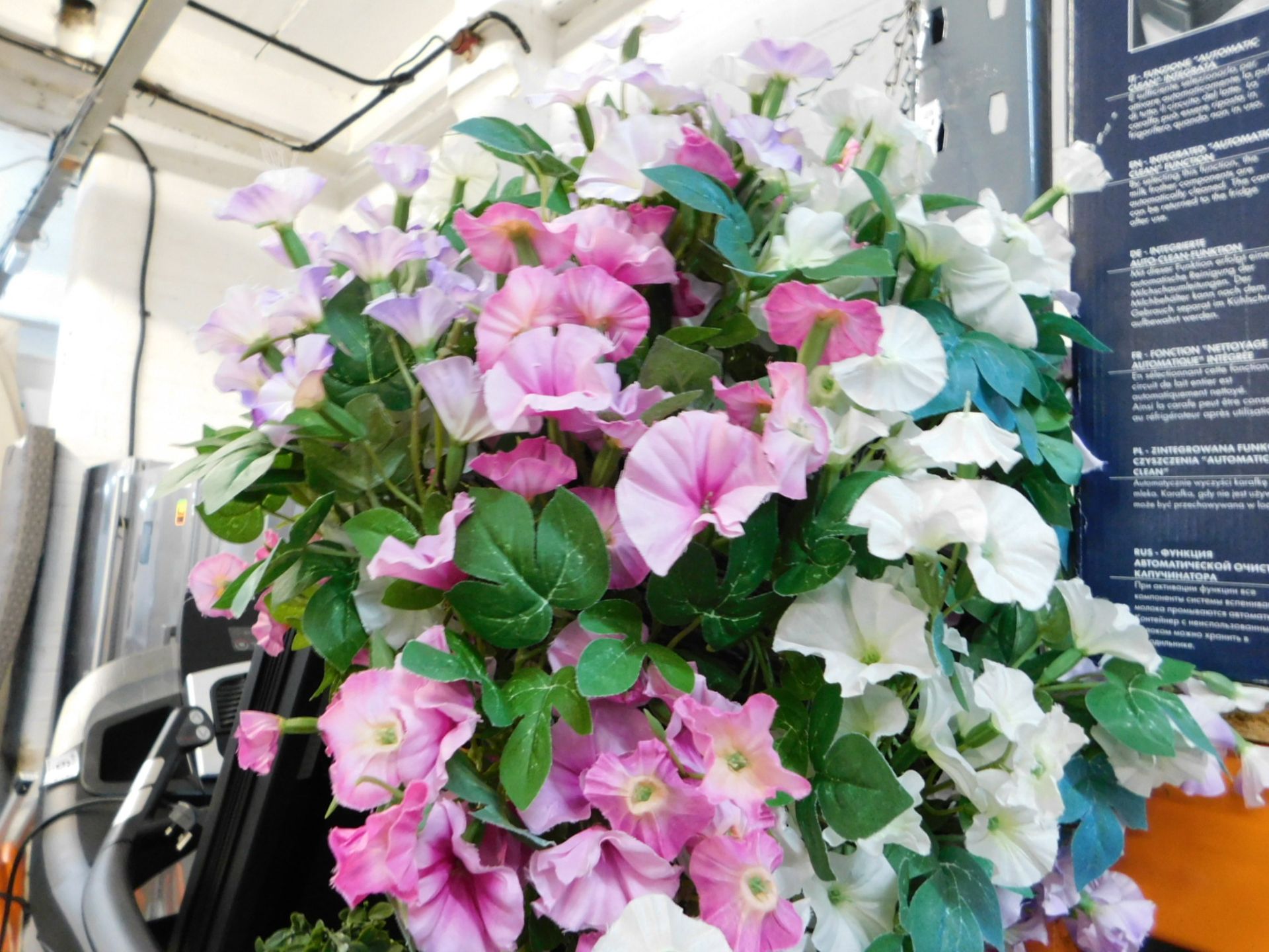 1 HANGING BASKET WITH ARTIFICIAL FLOWERS RRP Â£29.99