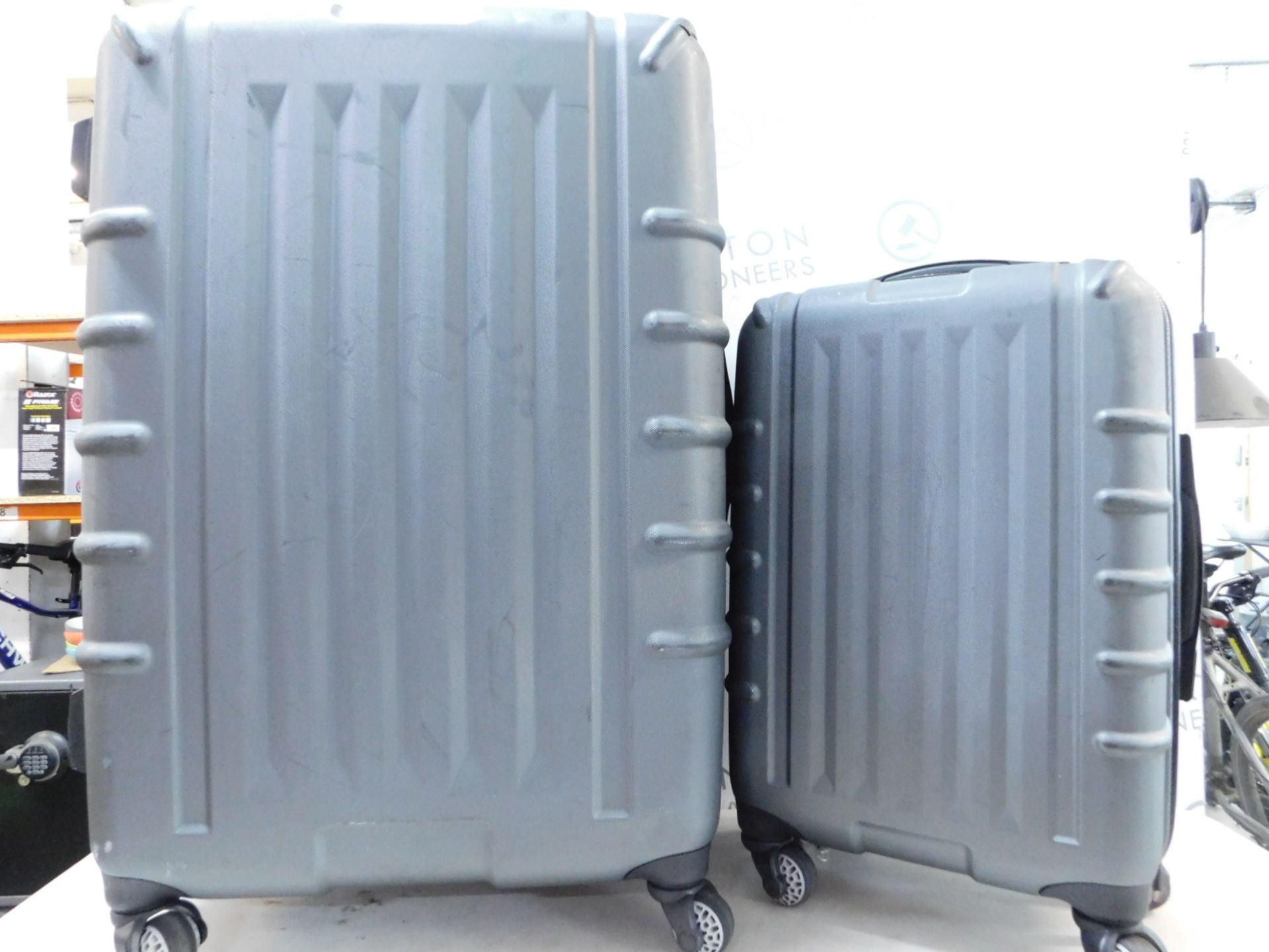 1 SAMSONITE 2-PIECE JAWS SPINNER LUGGAGE SET RRP Â£229.99