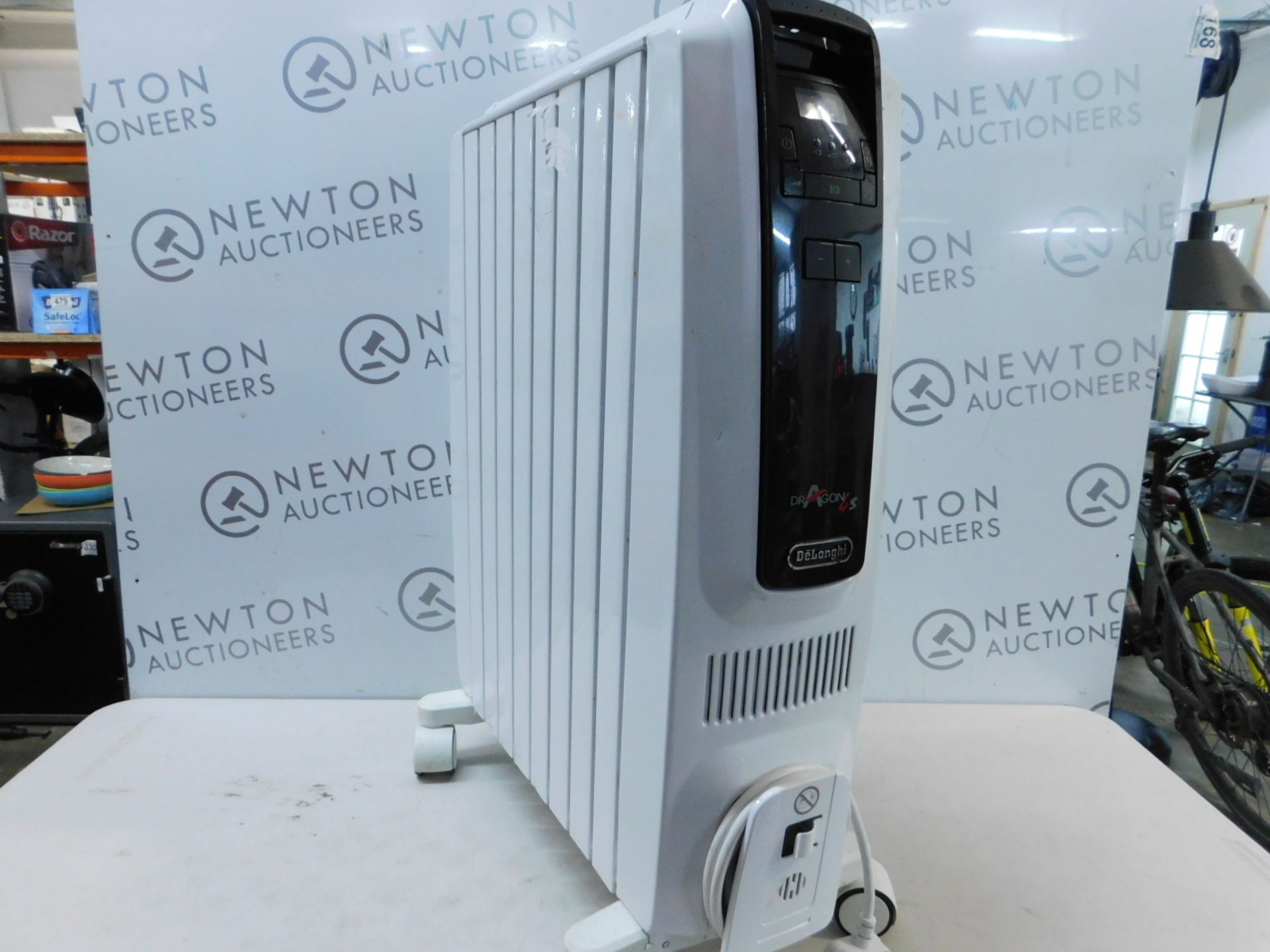 1 DELONGHI DRAGON 4s ELECTRIC OIL FILLED RADIATOR RRP Â£149.99