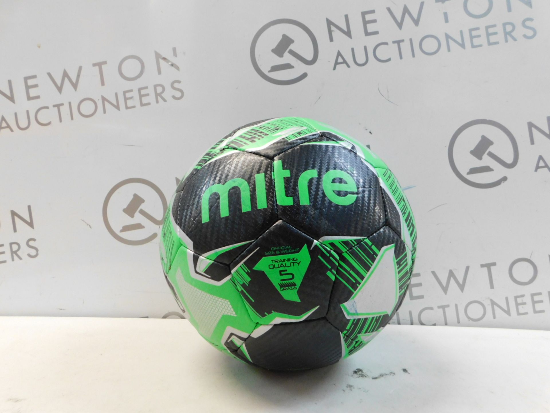 1 MITRE RELAY SIZE 5 FOOTBALL RRP Â£29.99