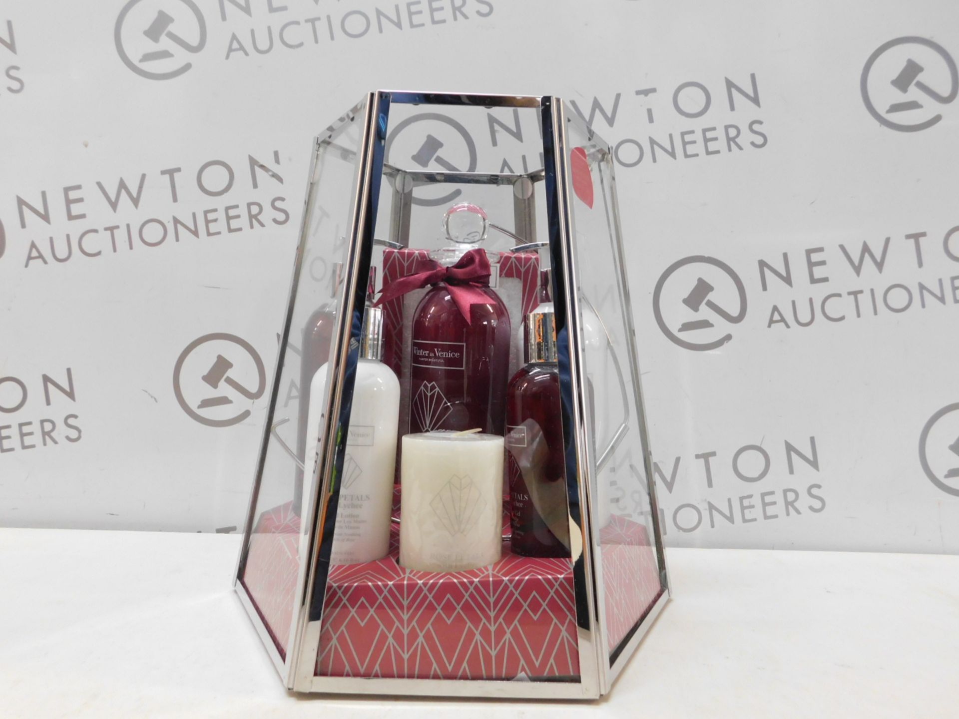 1 WINTER IN VENICE ROSE PETALS WITH LYCHEE HAMPER GIFT SET RRP Â£49.99