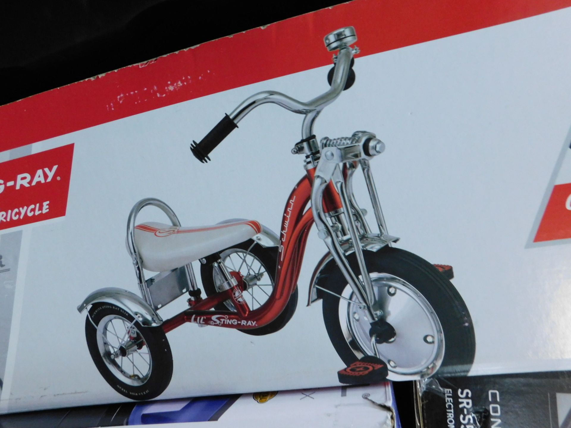 1 BOXED SCHWINN LIL STING-RAY SUPER DELUXE TRICYCLE RRP Â£129.99