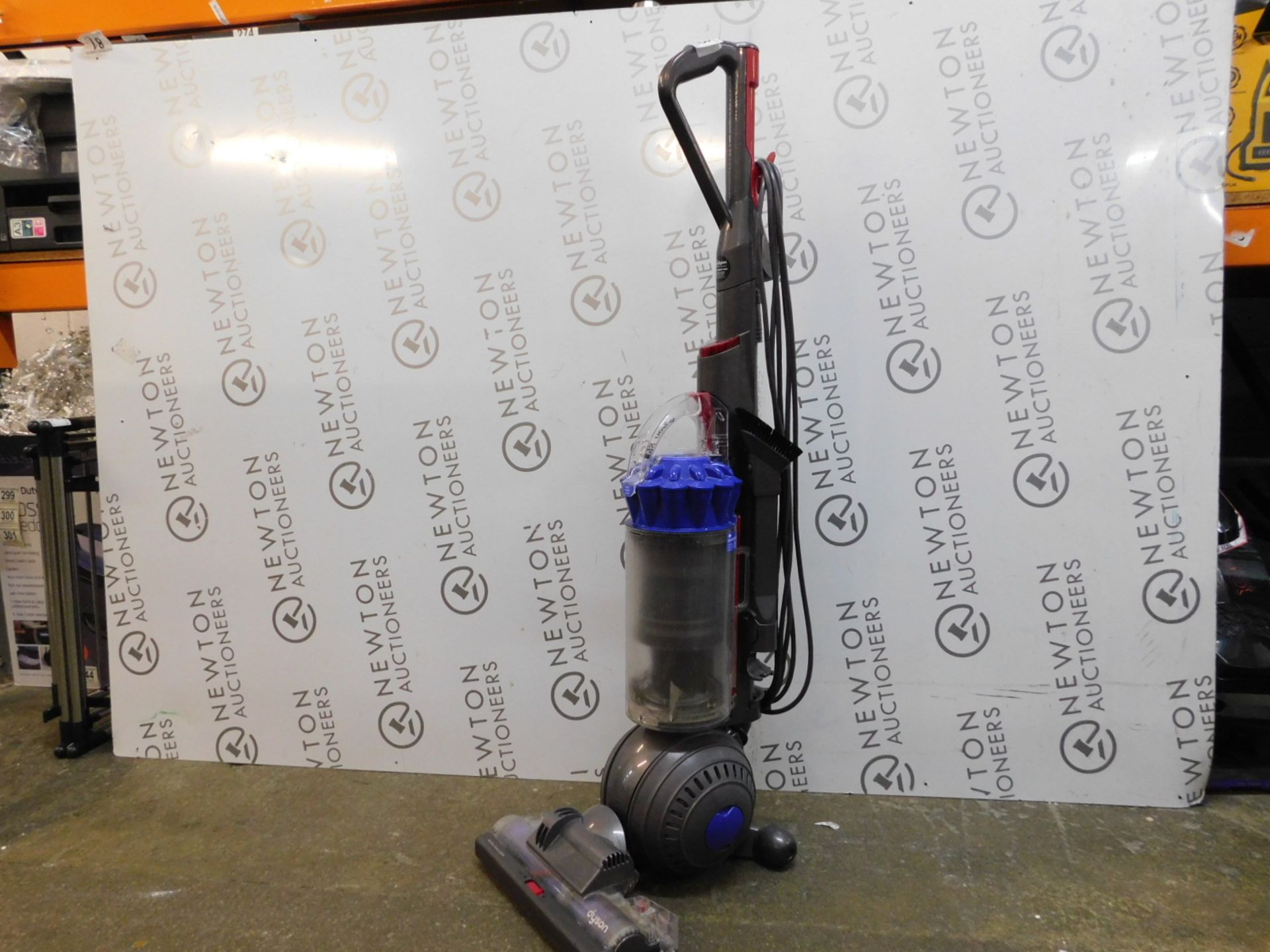 1 DYSON DC40 ANIMAL MULTI FLOOR UPRIGHT VACUUM CLEANER RRP Â£389.99