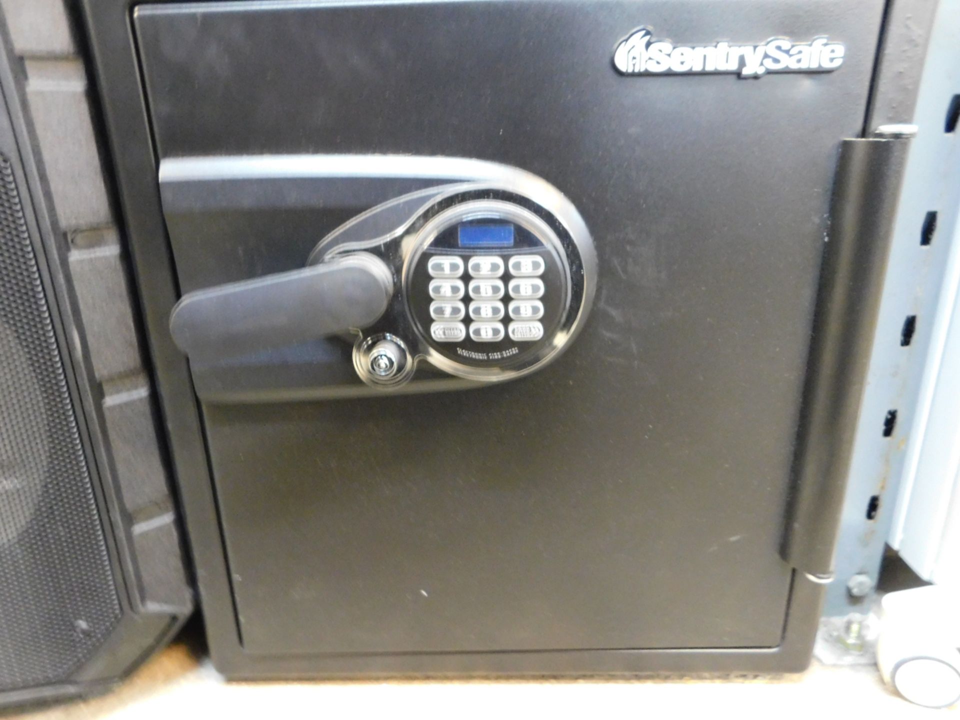 1 SENTRYSAFE DIGITAL FIRE & WATER SAFE WITH 2FT CAPACITY RRP Â£649
