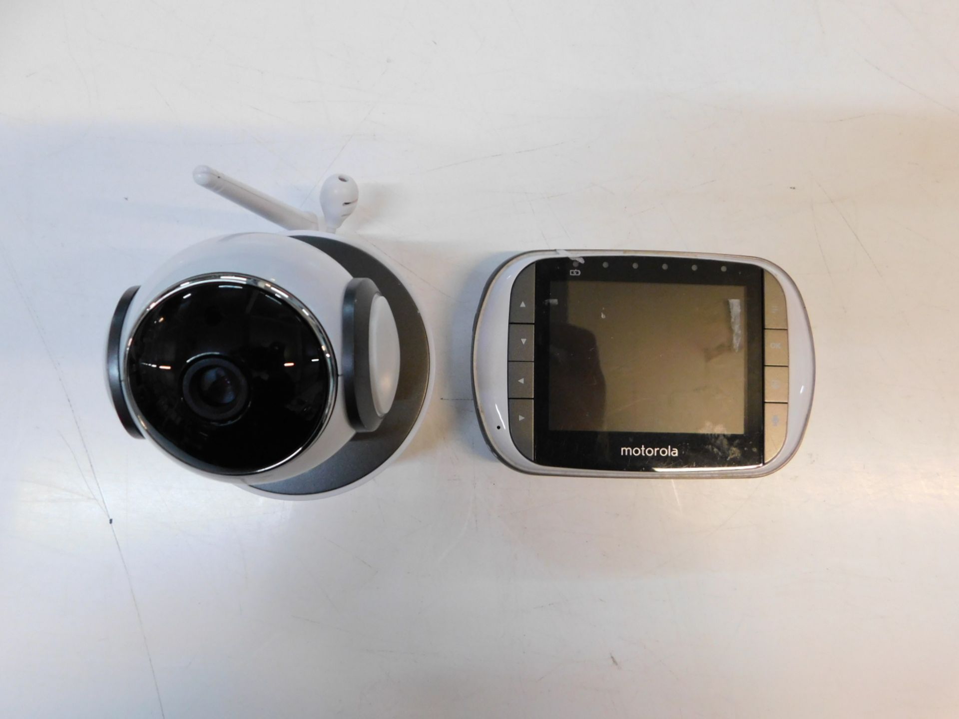 1 MOTOROLA MBP853CONNECT WIFI HOME/BABY VIDEO CAMERA WITH MONITOR RRP Â£199