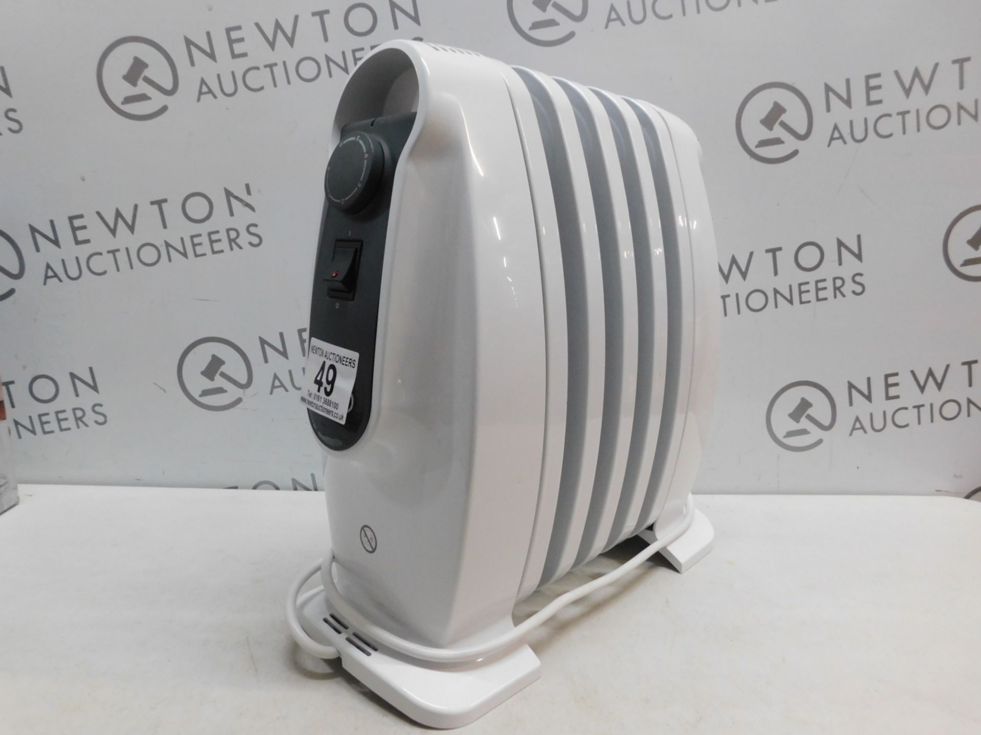 1 DELONGHI NANO SPEED WARM ELECTRIC RADIATOR RRP Â£89.99