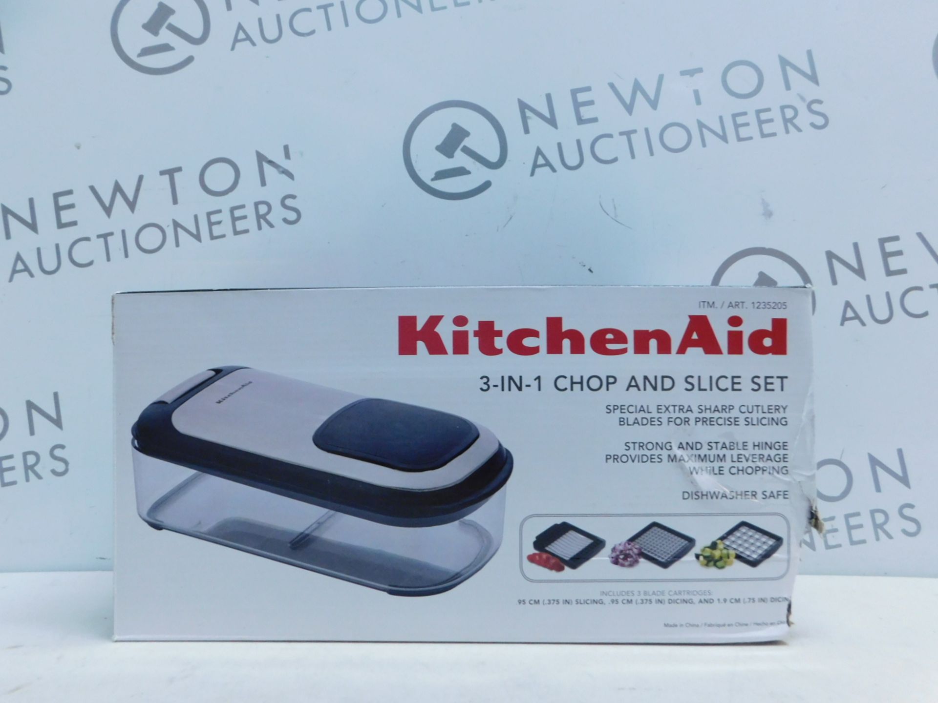 1 BOXED KITCHENAID 3-IN-1 CHOP AND SLICE SET RRP Â£39.99
