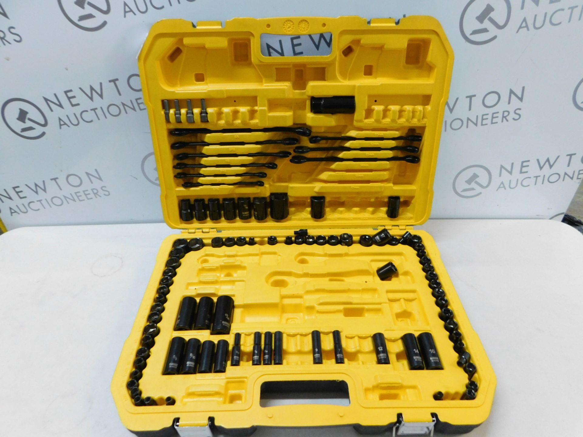 1 BOXED DEWALT 180 PIECE (APPROX) MECHANICS TOOL SET RRP Â£149.99