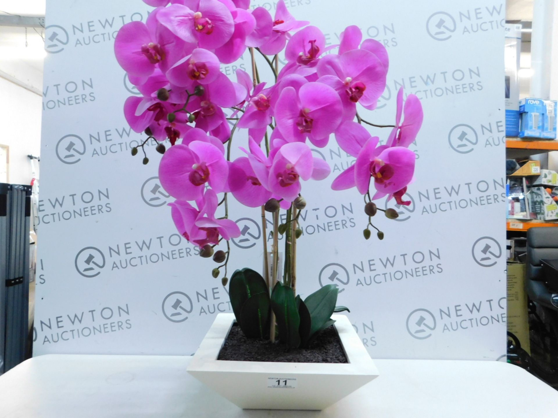 1 BRAND NEW LIFE-LIKE LARGE PINK ORCHID ARRANGEMENT IN PLANTER RRP Â£119.99