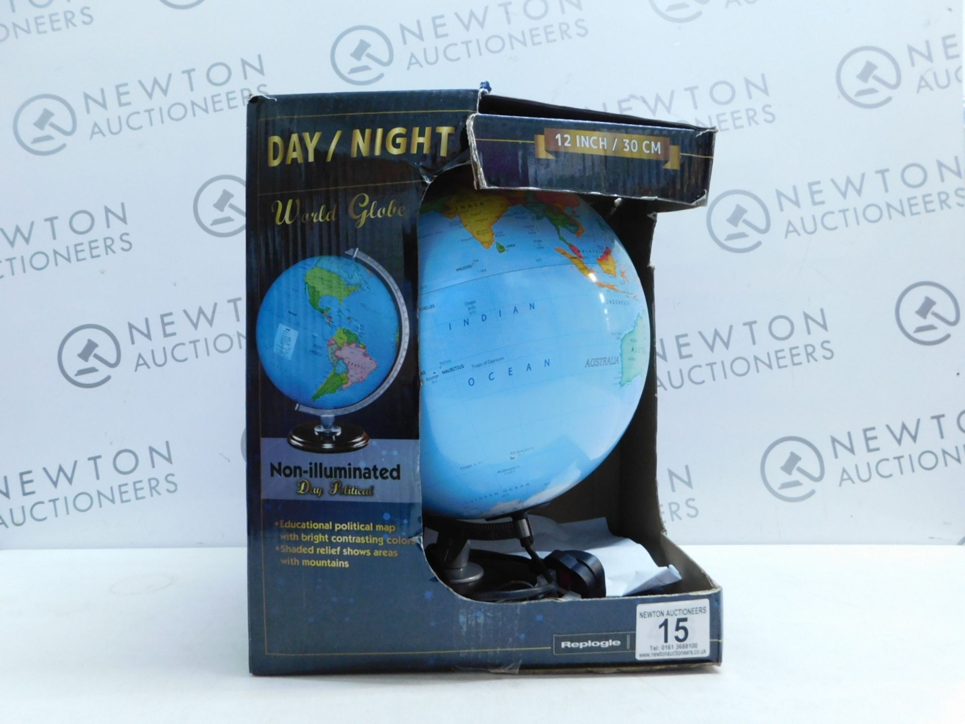 1 BOXED REPLOGLE 12" (30CM) DAY/ NIGHT WORLD GLOBE WITH WOODEN BASE RRP Â£49.99