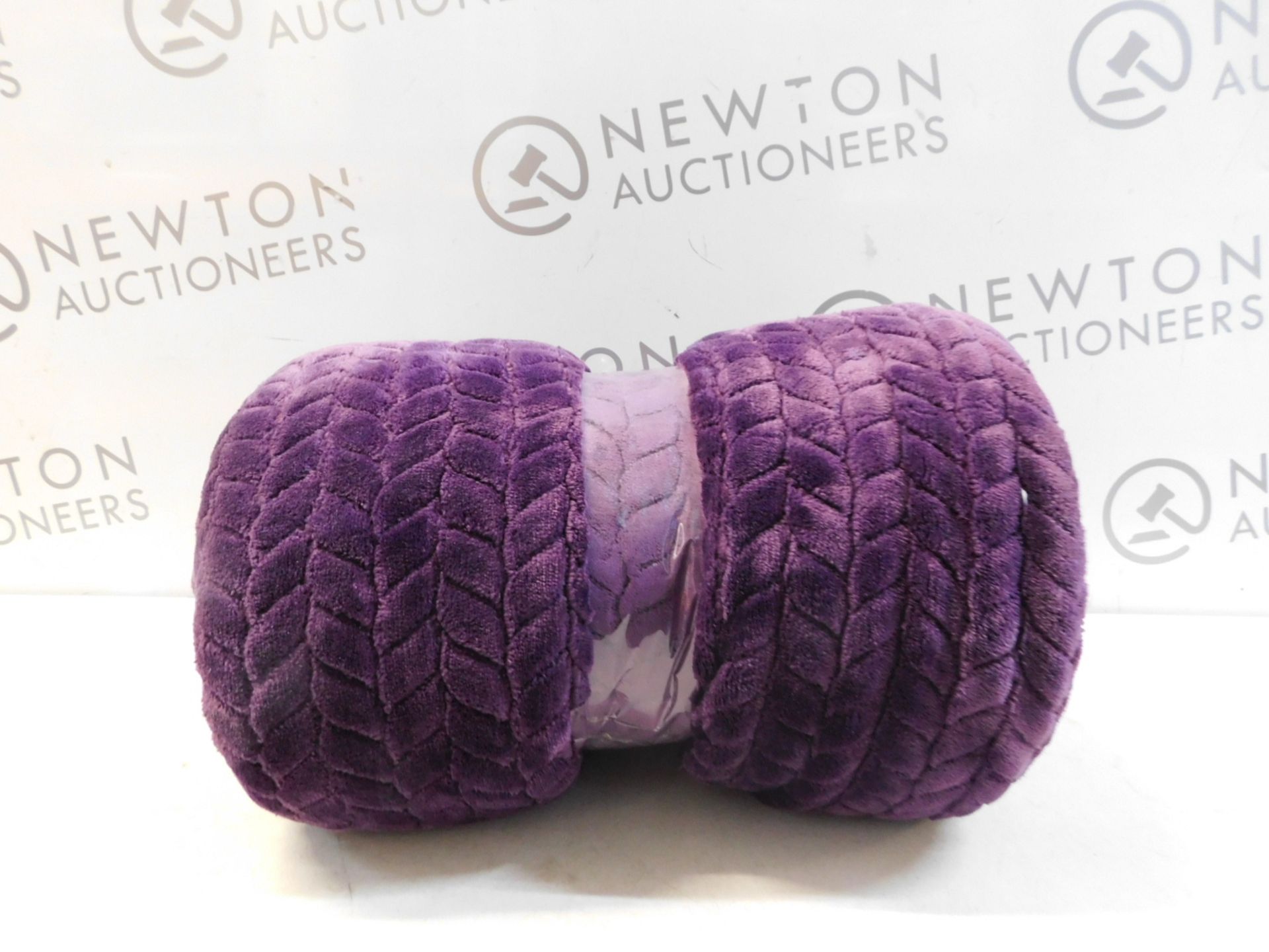 1 MAISON & JARDIN PURPLE RIBBED PLUSH THROW RRP Â£39.99