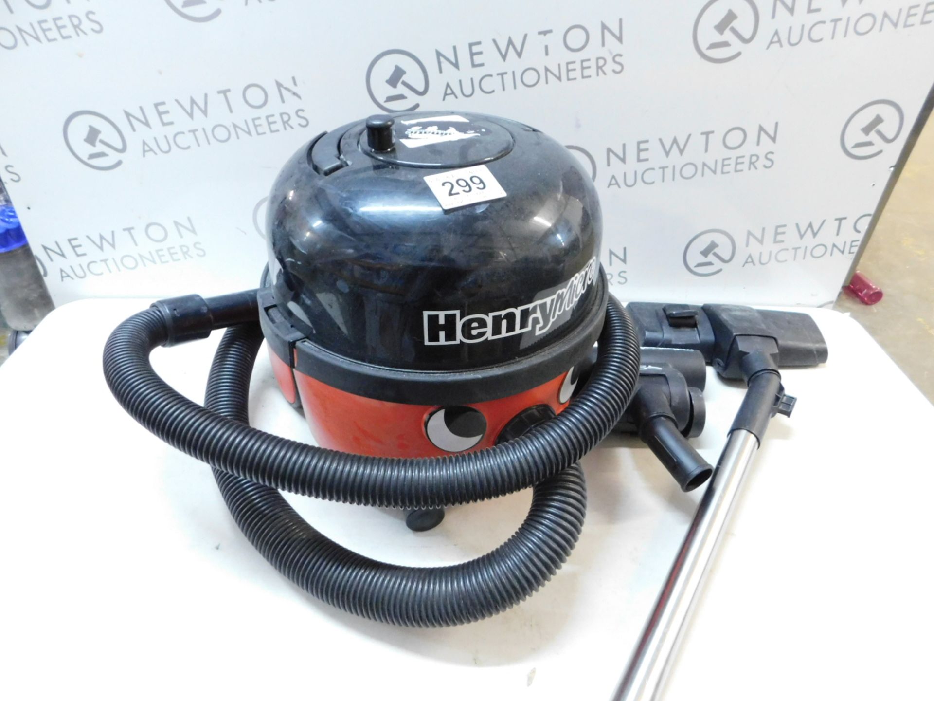 1 NUMATIC HENRY HVR200M VACUUM CLEANER WITH ACCESSORIES RRP Â£179.99