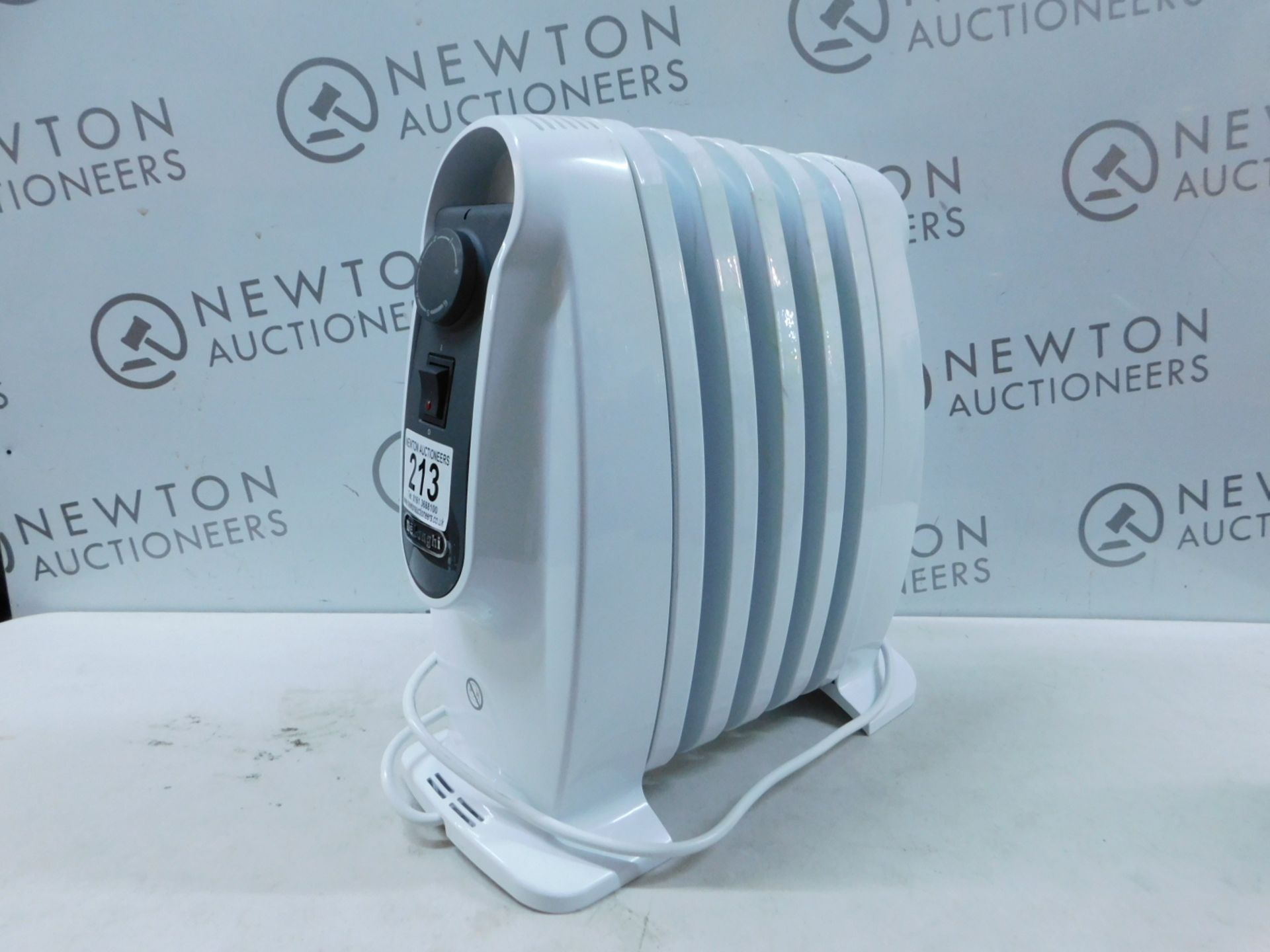 1 DELONGHI NANO SPEED WARM ELECTRIC RADIATOR RRP Â£89.99