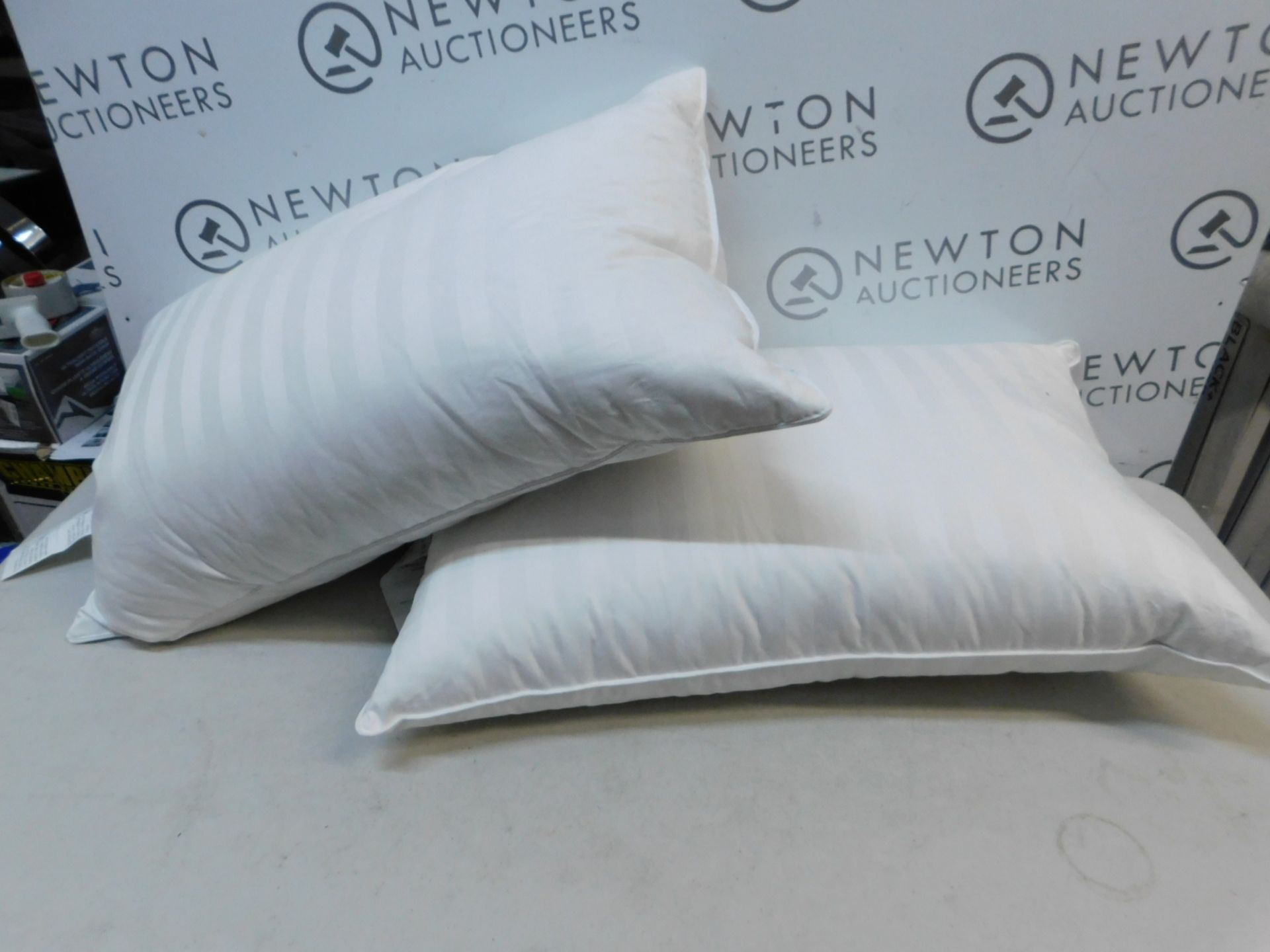 1 SET OF 2 HOTEL GRAND DOUBLE TOP GOOSE FEATHER & GOOSE DOWN PILLOWS RRP Â£39.99