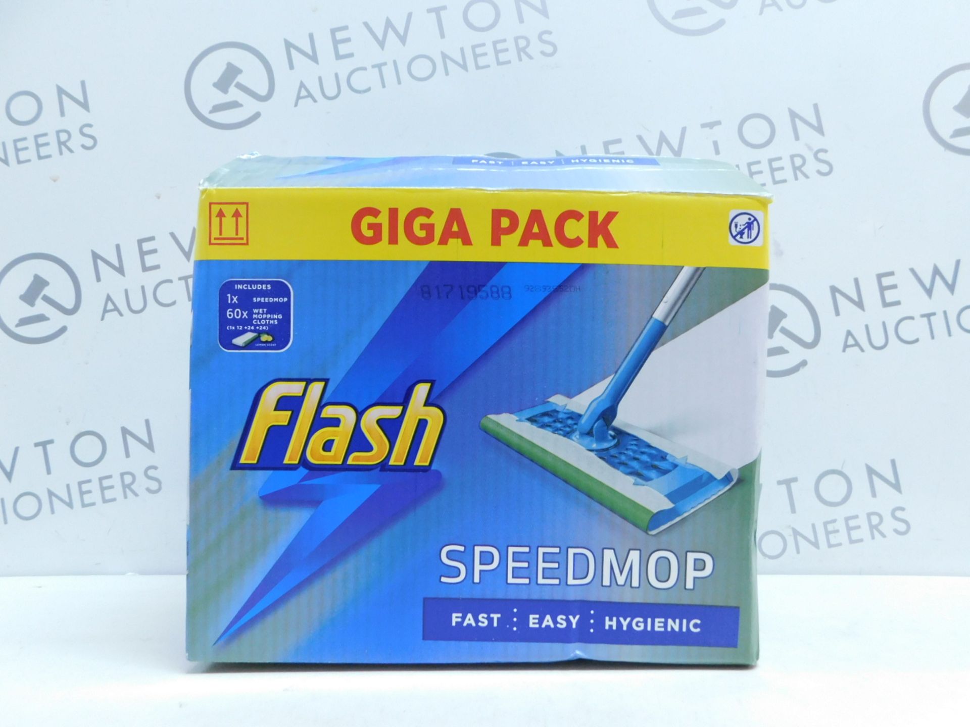 1 BOXED FLASH SPEEDMOP GIGA PACK WET MOPPING CLOTHS RRP Â£39.99