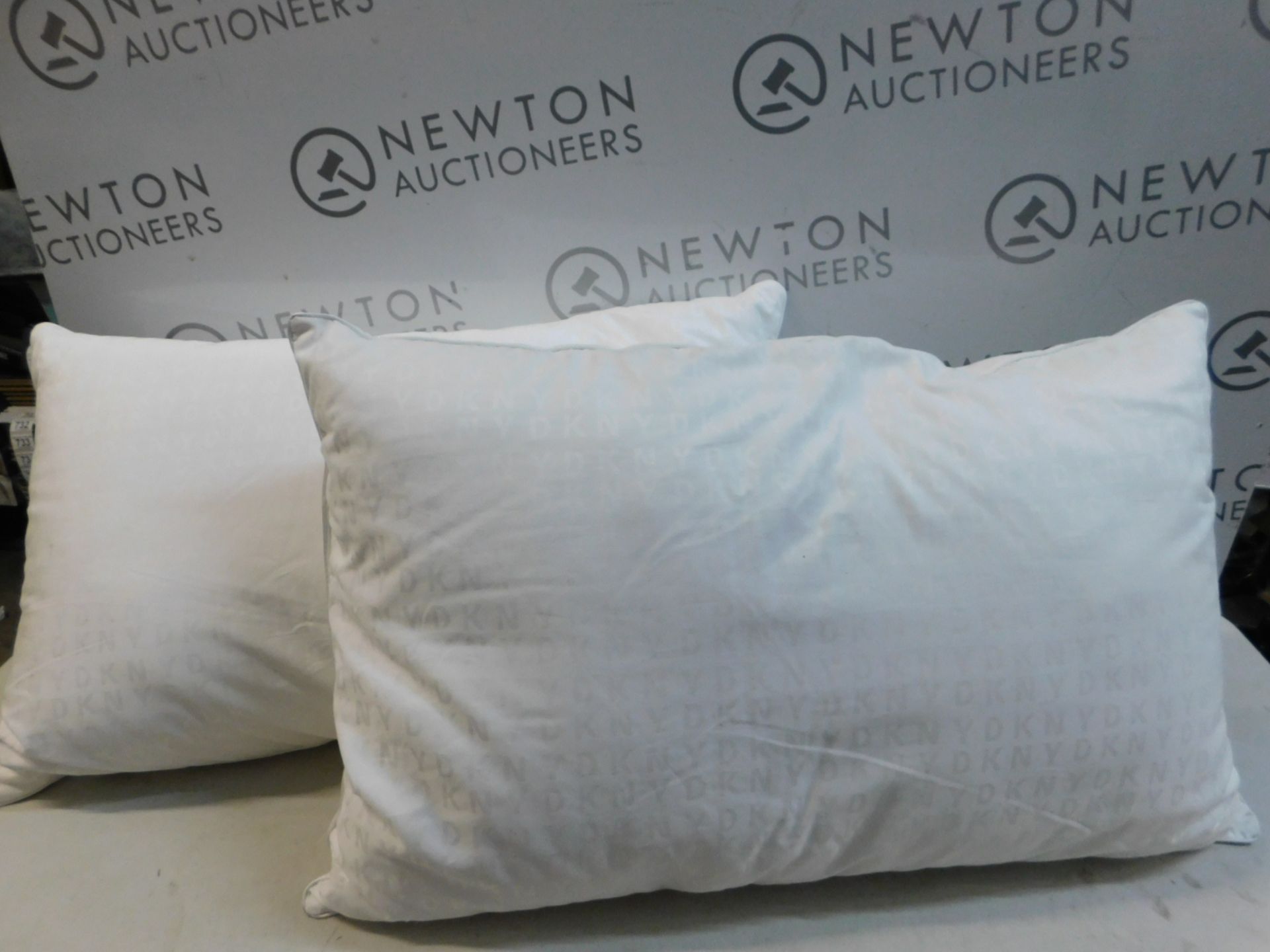 1 PAIR OF DKNY JACQUARD MICROFIBRE PILLOWS RRP Â£64.99