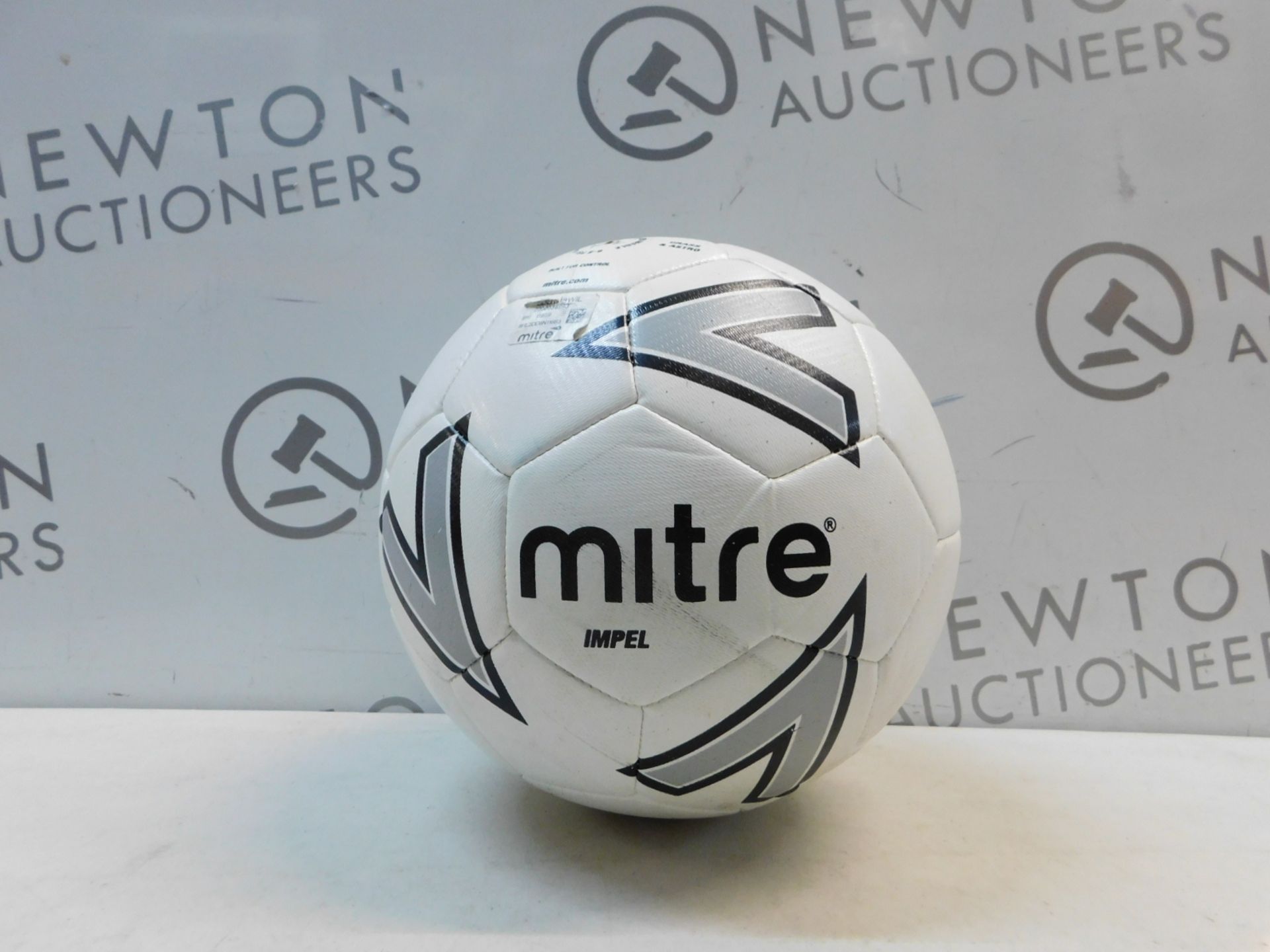 1 MITRE IMPEL SIZE 4 FOOTBALL RRP Â£29.99