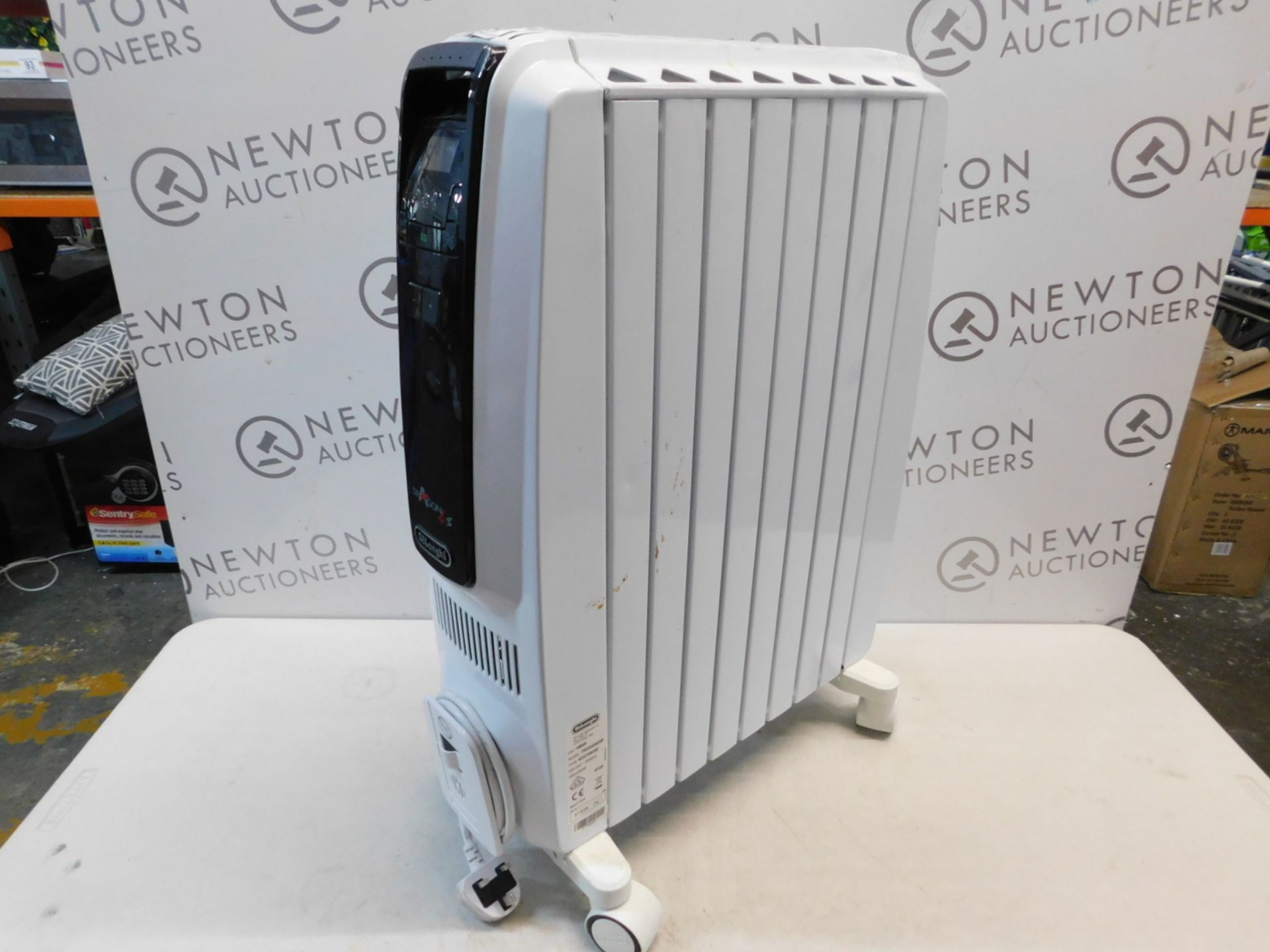 1 DELONGHI DRAGON 4s ELECTRIC OIL FILLED RADIATOR RRP Â£149.99