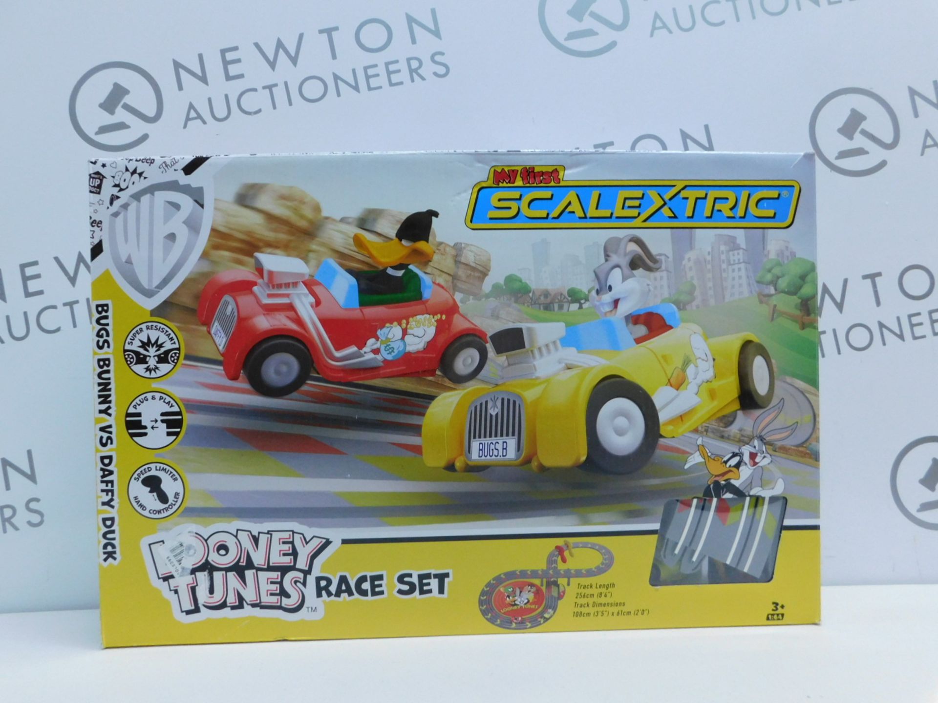 1 BOXED MY FIRST MICRO SCALEXTRIC LOONEY TUNES SLOT RACING SET RRP Â£49.99