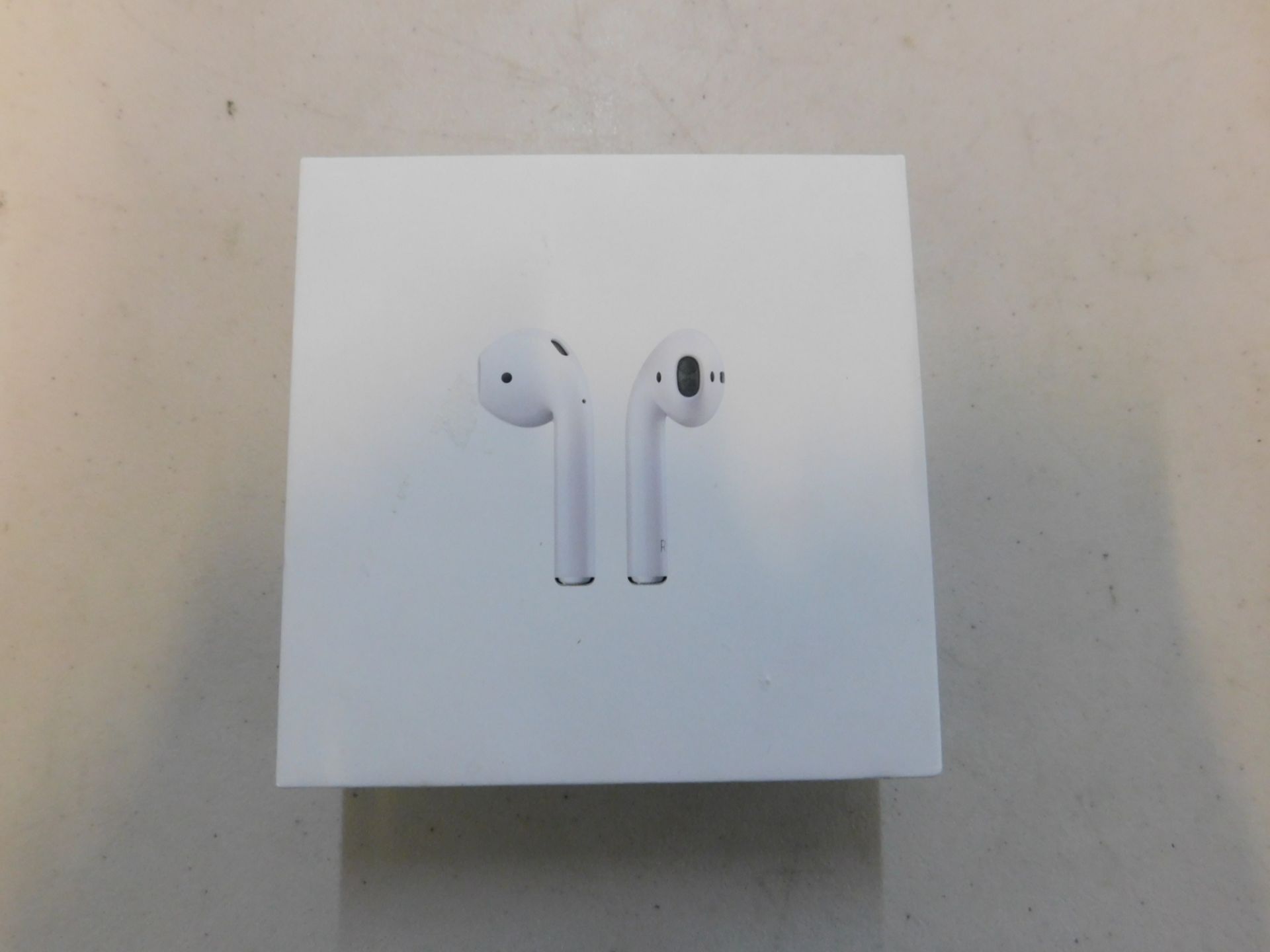 1 BOXED PAIR OF APPLE AIRPODS 2 BLUETOOTH EARPHONES WITH WIRELESS CHARGING CASE RRP Â£199.99