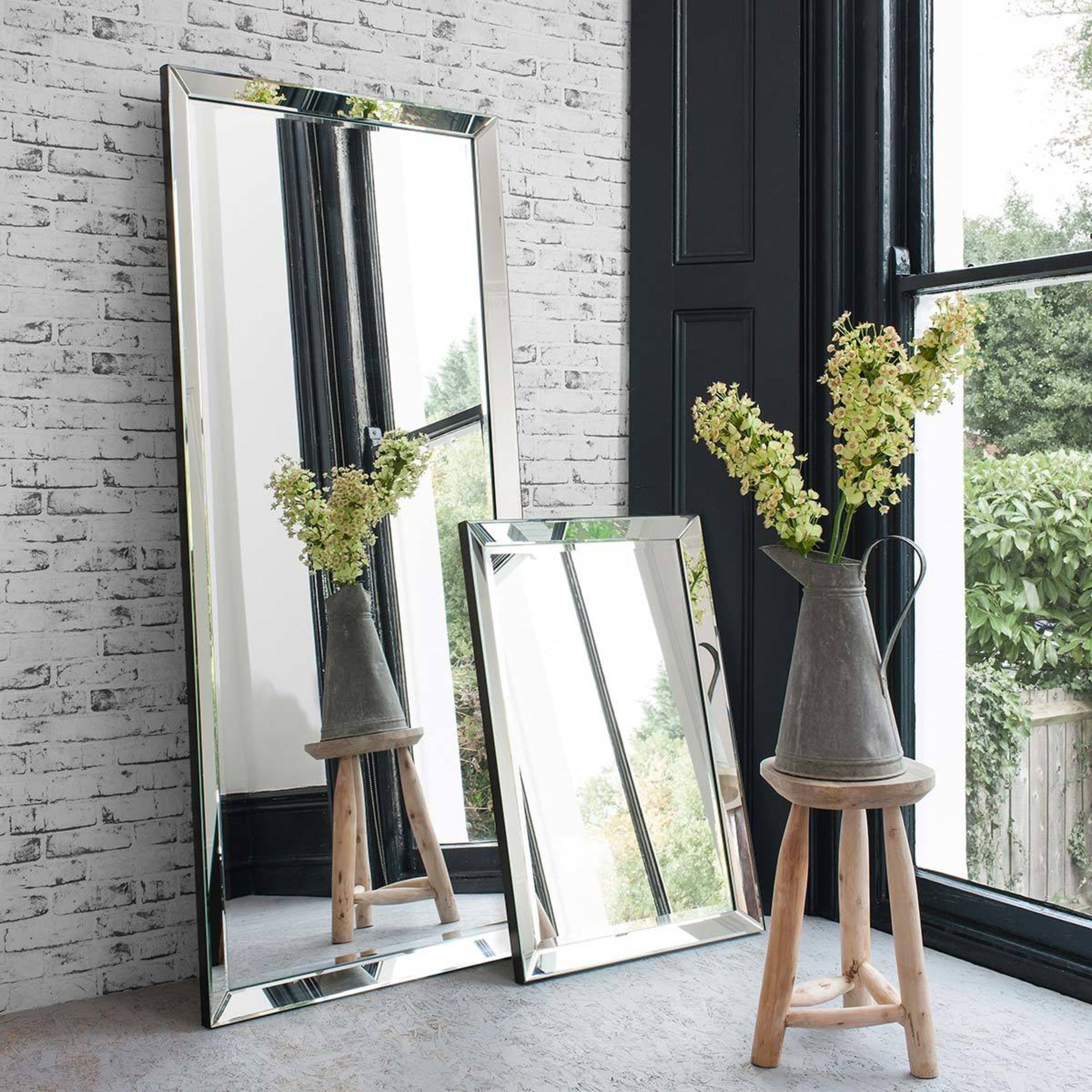 1 BOXED GALLERY LUNA LEANER MIRROR 178CM X 76CM RRP Â£229.99 (SIDE BEZEL CRACKED)