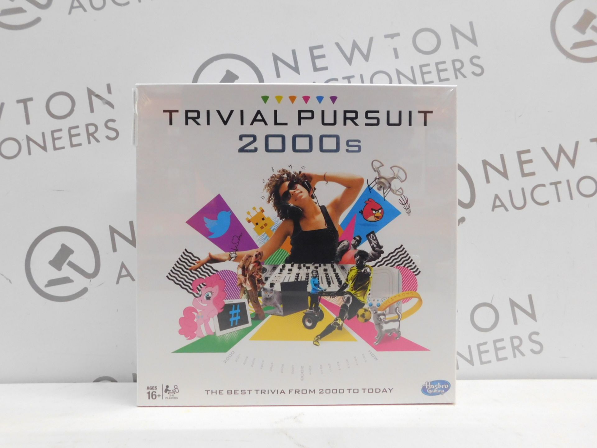 1 BRAND NEW BOXED TRIVIAL PURSUIT 2000S BOARD GAME RRP Â£39.99