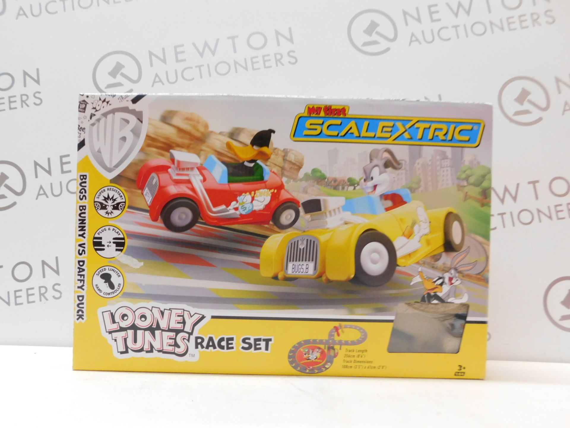 1 BOXED MY FIRST MICRO SCALEXTRIC LOONEY TUNES SLOT RACING SET RRP Â£49.99