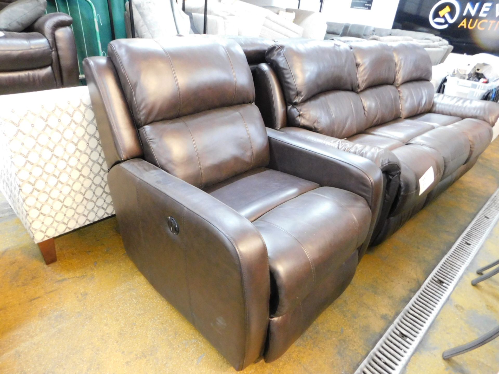 1 PULASKI BROWN LEATHER POWER GLIDER RECLINER RRP Â£499