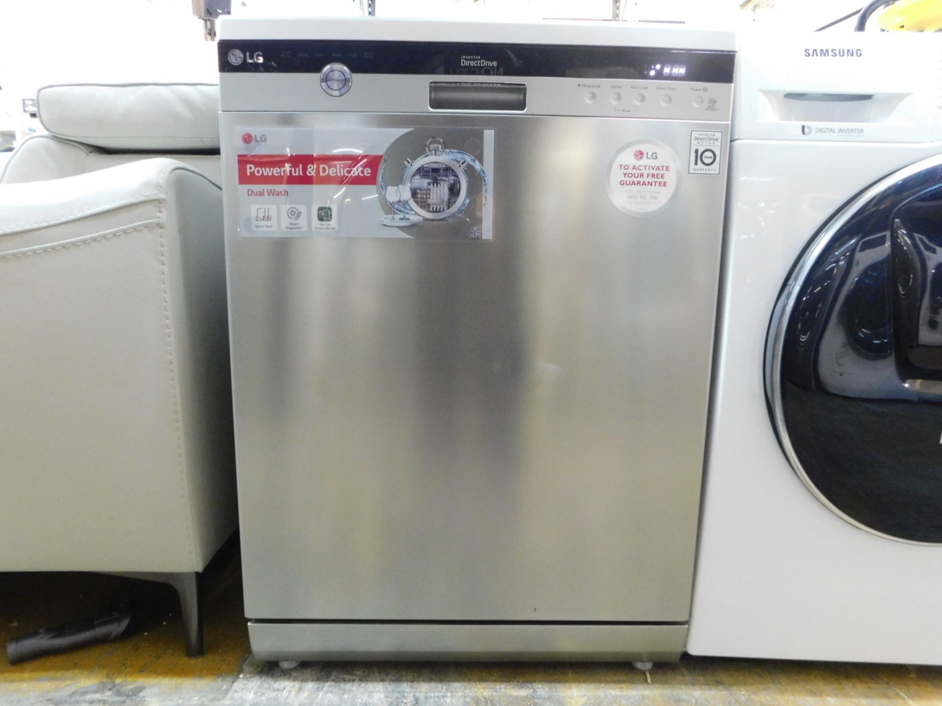 1 LG D1483CF NOBLE STEEL DISHWASHER RRP Â£699 (LIKE NEW CONDITION, POWERS ON)