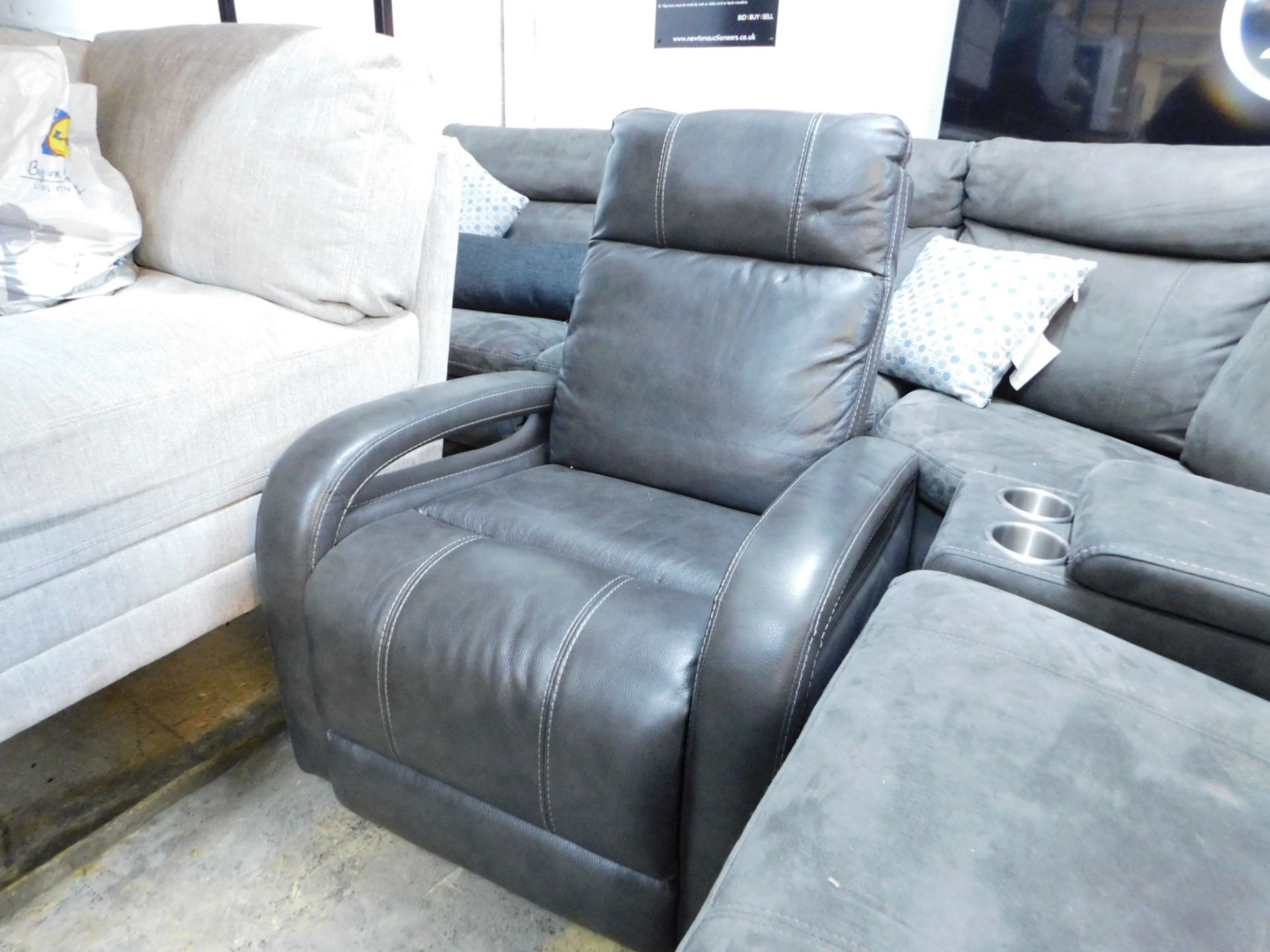 1 PULASKI SLATE GREY LEATHER ELECTRIC RECLINER RRP Â£299