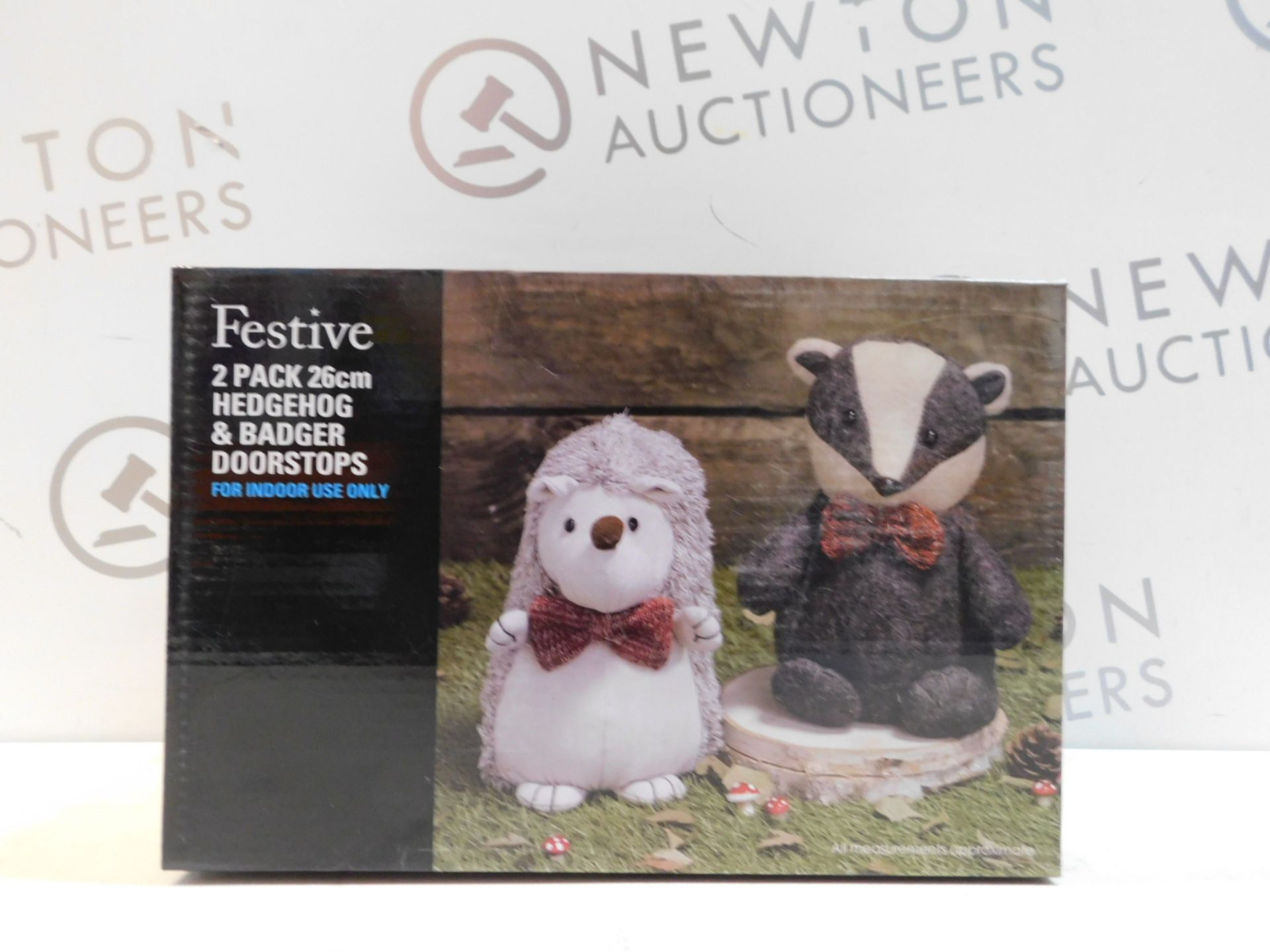 1 BRAND NEW BOXED FESTIVE PLUSH 2PK 26CM HEDGEHOG & BADGER DOORSTOPS RRP Â£39.99