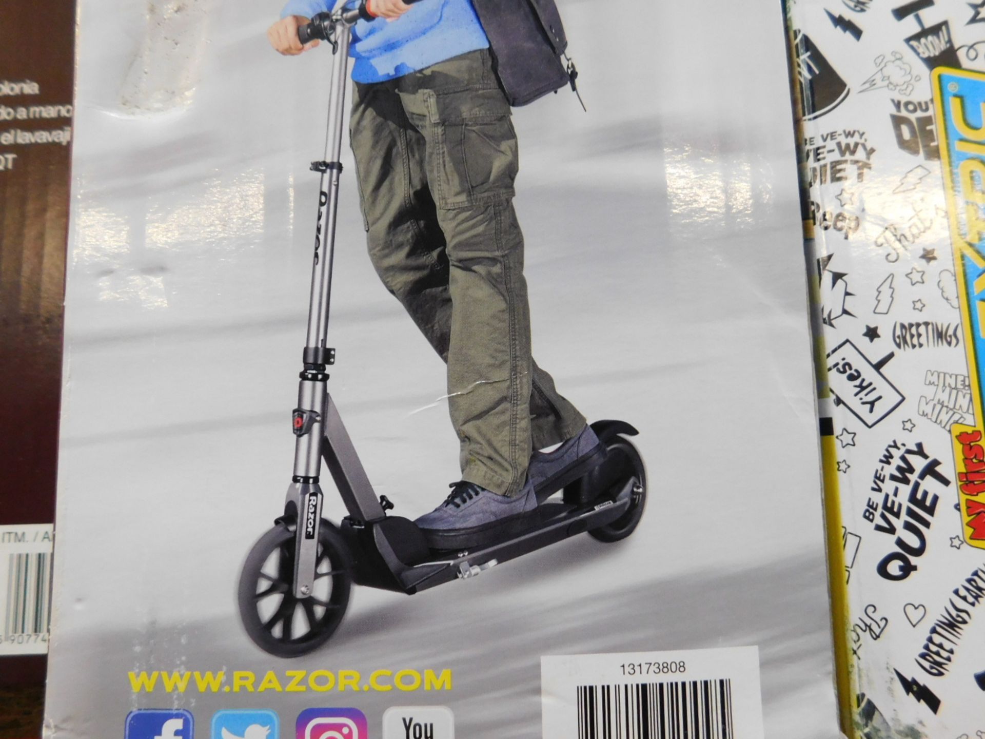 1 BOXED RAZOR E-PRIME FOLDING ELECTRIC SCOOTER WITH CHARGER RRP Â£399