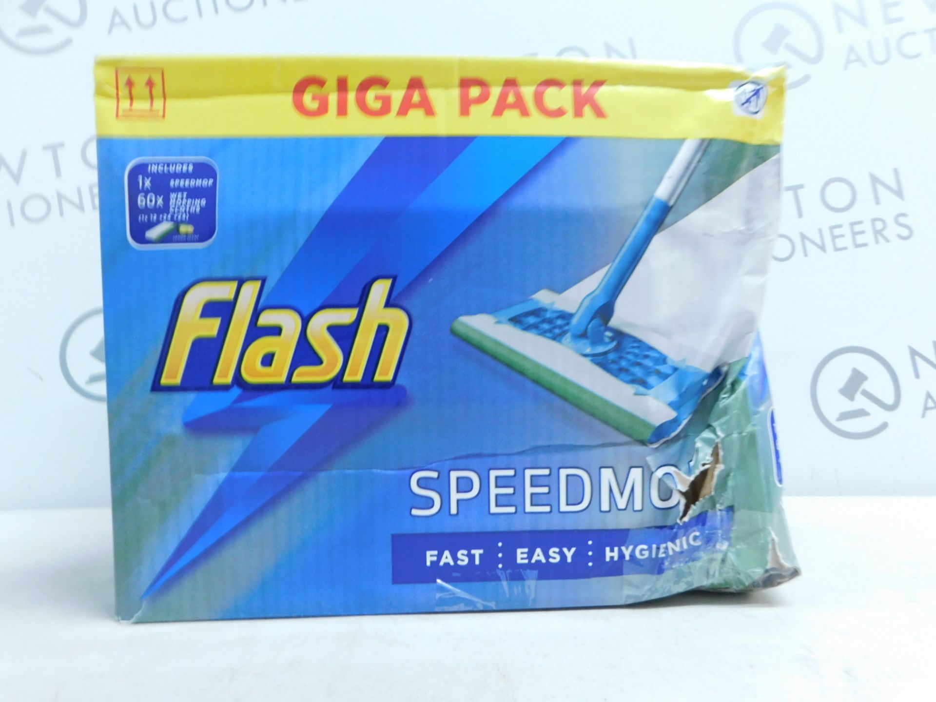 1 BOXED FLASH SPEEDMOP GIGA PACK WITH WET MOPPING CLOTHS RRP Â£44.99