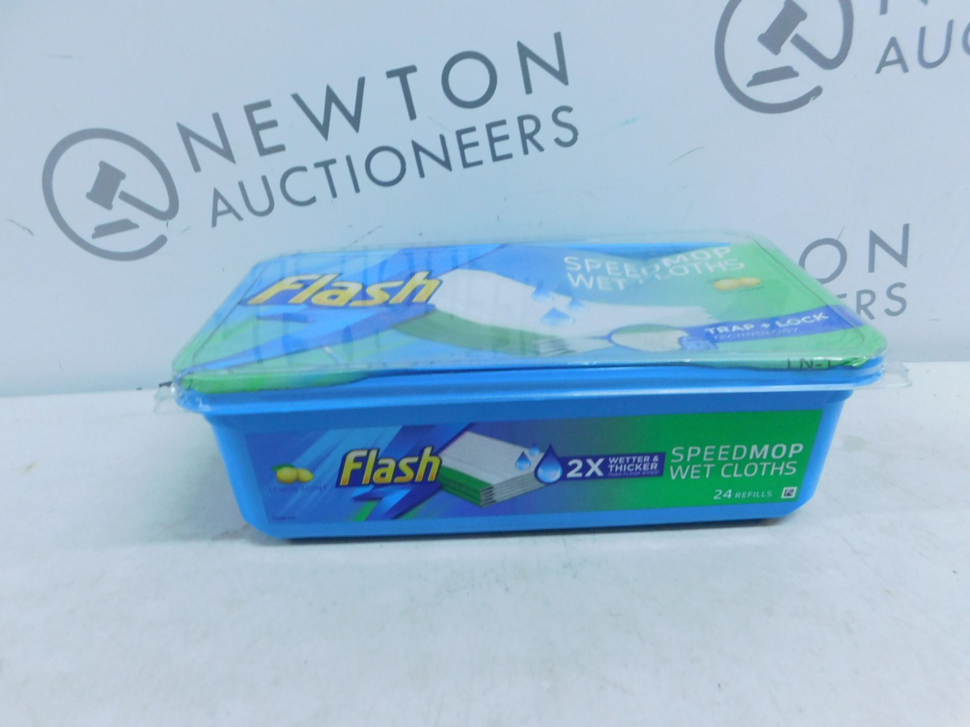 1 BOX OF FLASH SPEEDMOP WET MOPPING CLOTHS RRP Â£12.99