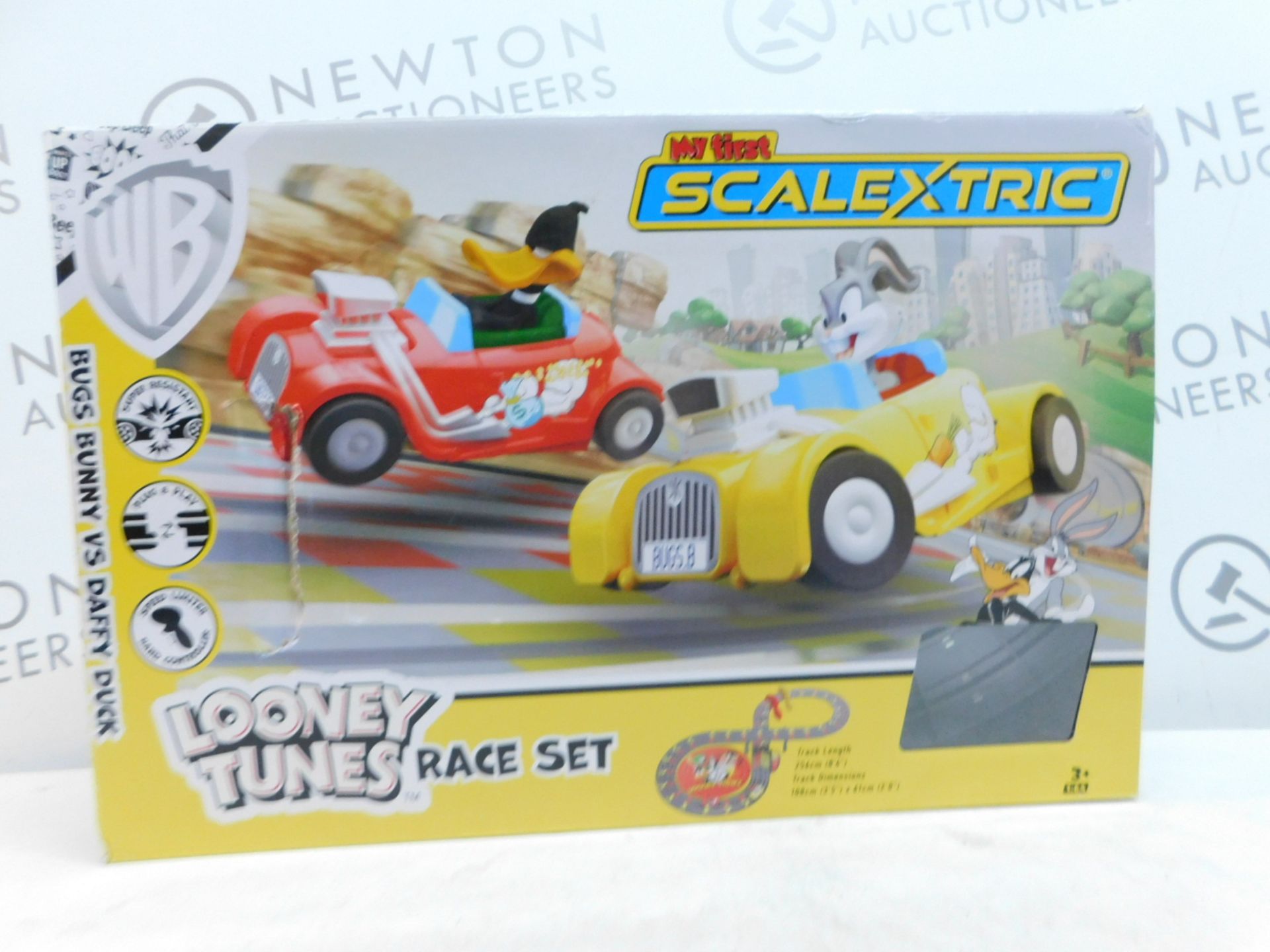 1 BOXED MY FIRST MICRO SCALEXTRIC LOONEY TUNES SLOT RACING SET RRP Â£49.99