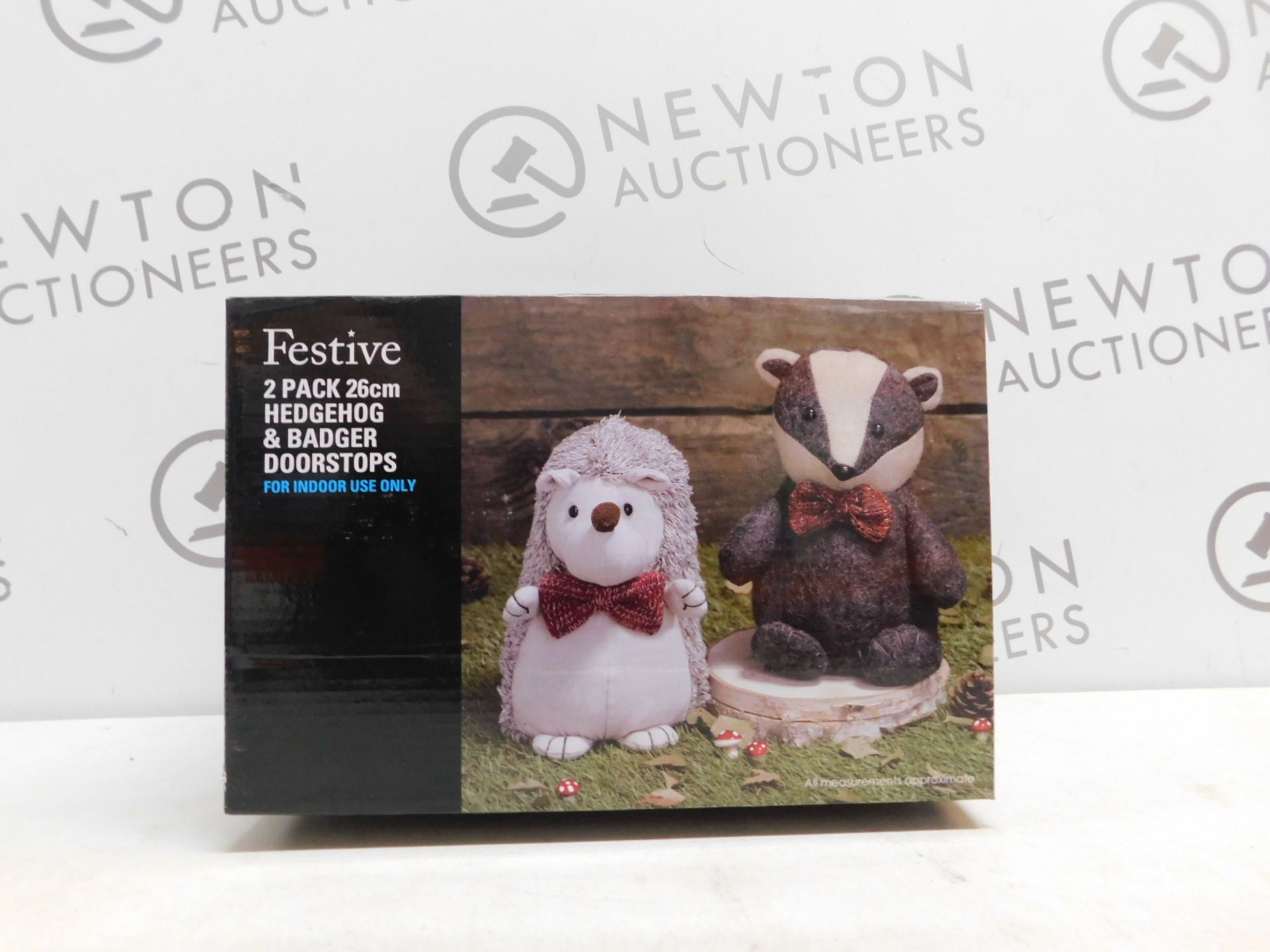 1 BRAND NEW BOXED FESTIVE PLUSH 2PK 26CM HEDGEHOG & BADGER DOORSTOPS RRP Â£39.99