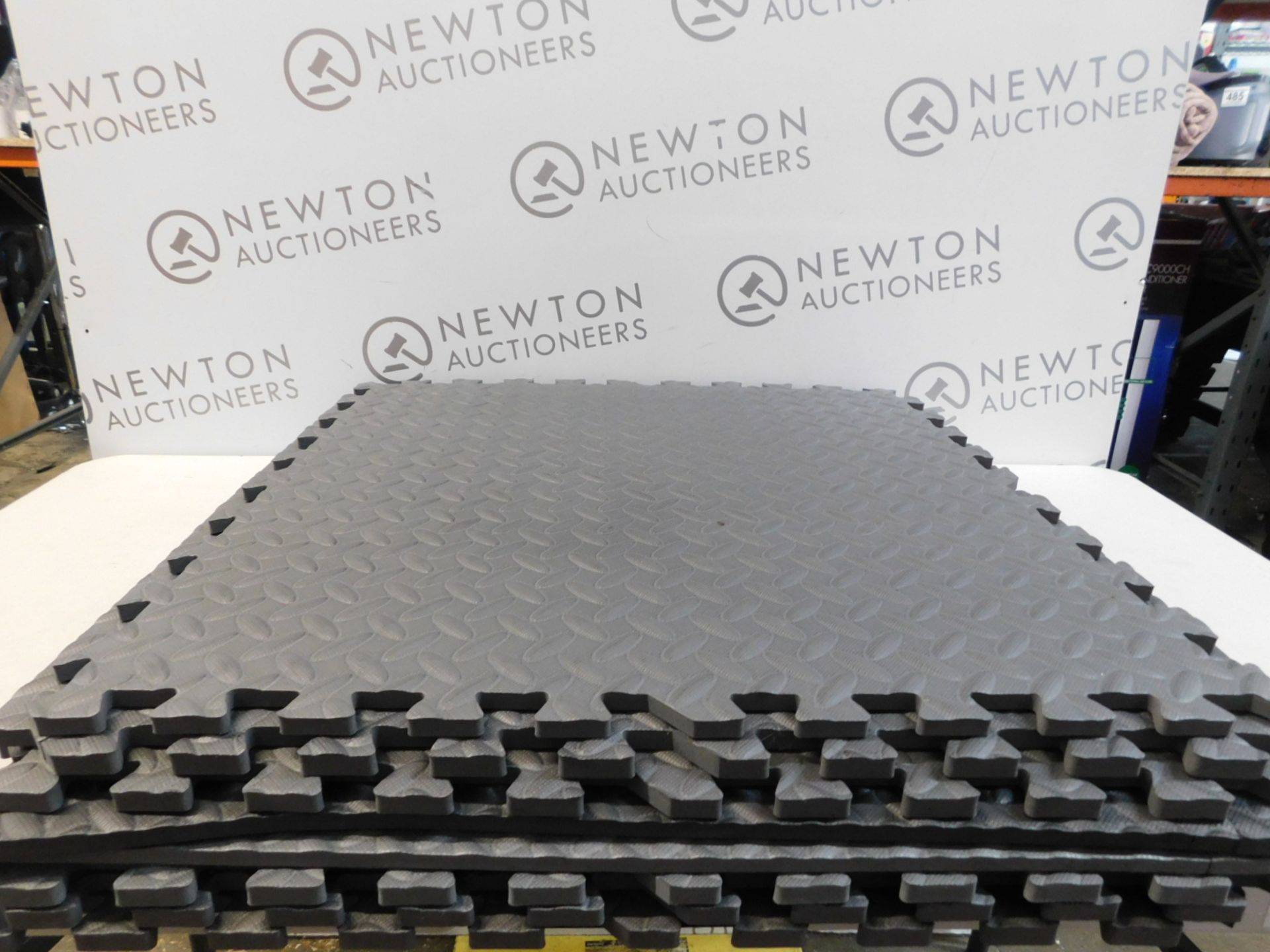 1 SET OF 8 BEST-STEP ANTI-FATIGUE FLOORING INTERLOCKING FLOOR MATS RRP Â£34.99 - Image 2 of 2