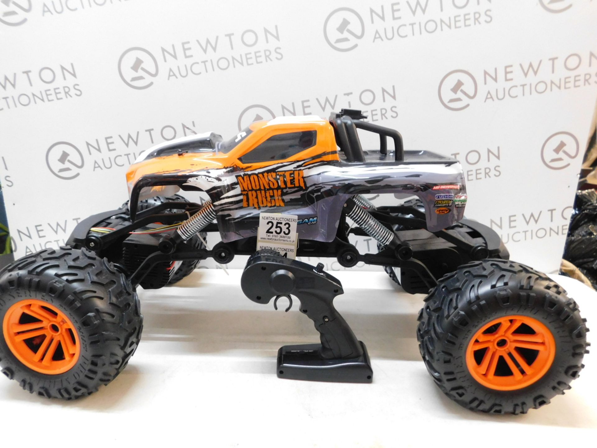 1 POWER DRIVE REMOTE CONTROL MONSTER TRUCK RRP Â£89.99 - Image 2 of 2