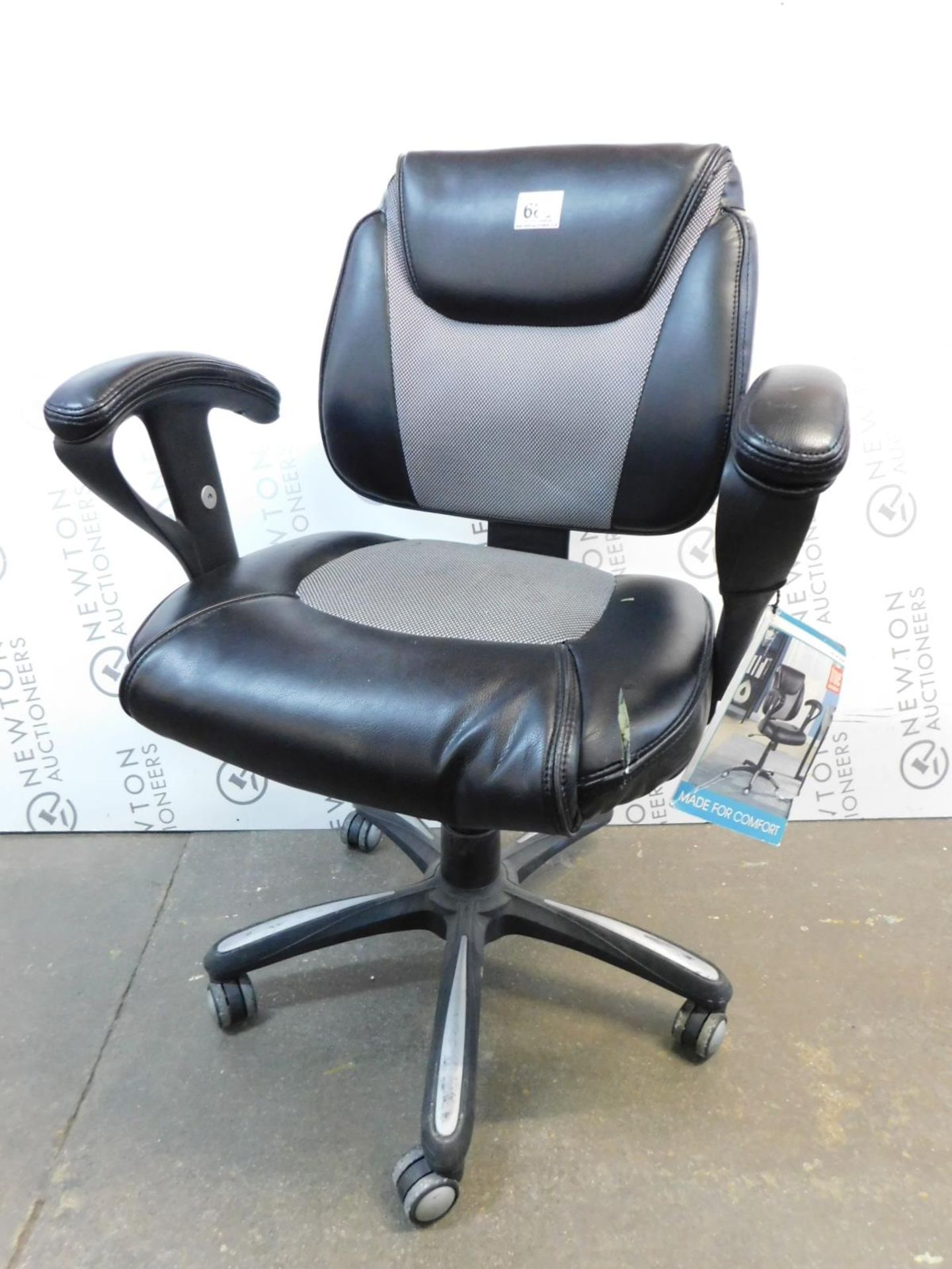 1 TRUE INNOVATIONS BLACK BONDED GAS LIFT STUDENT CHAIR RRP Â£129.99 - Image 2 of 2